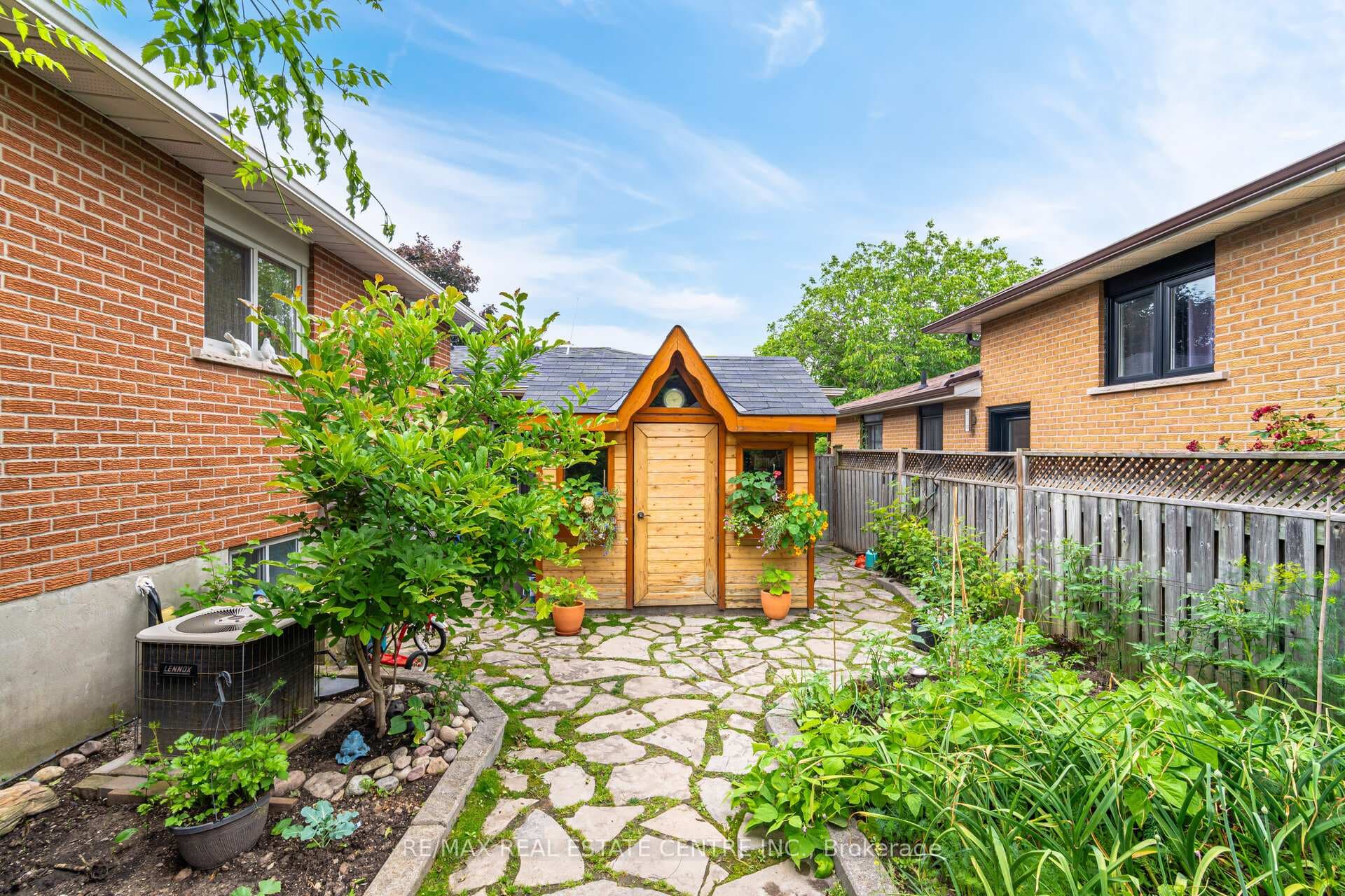 238 Laurier Avenue photo 34