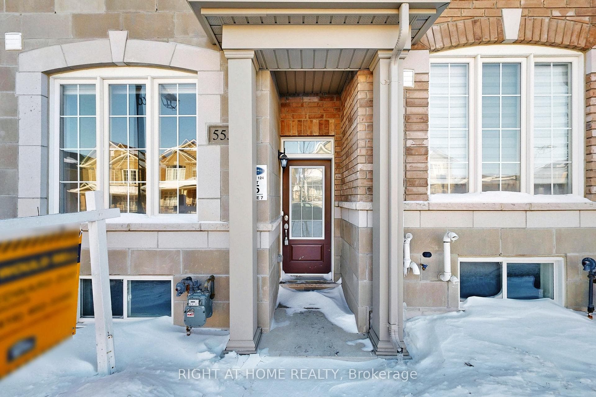 553 White's Hill Avenue photo 2