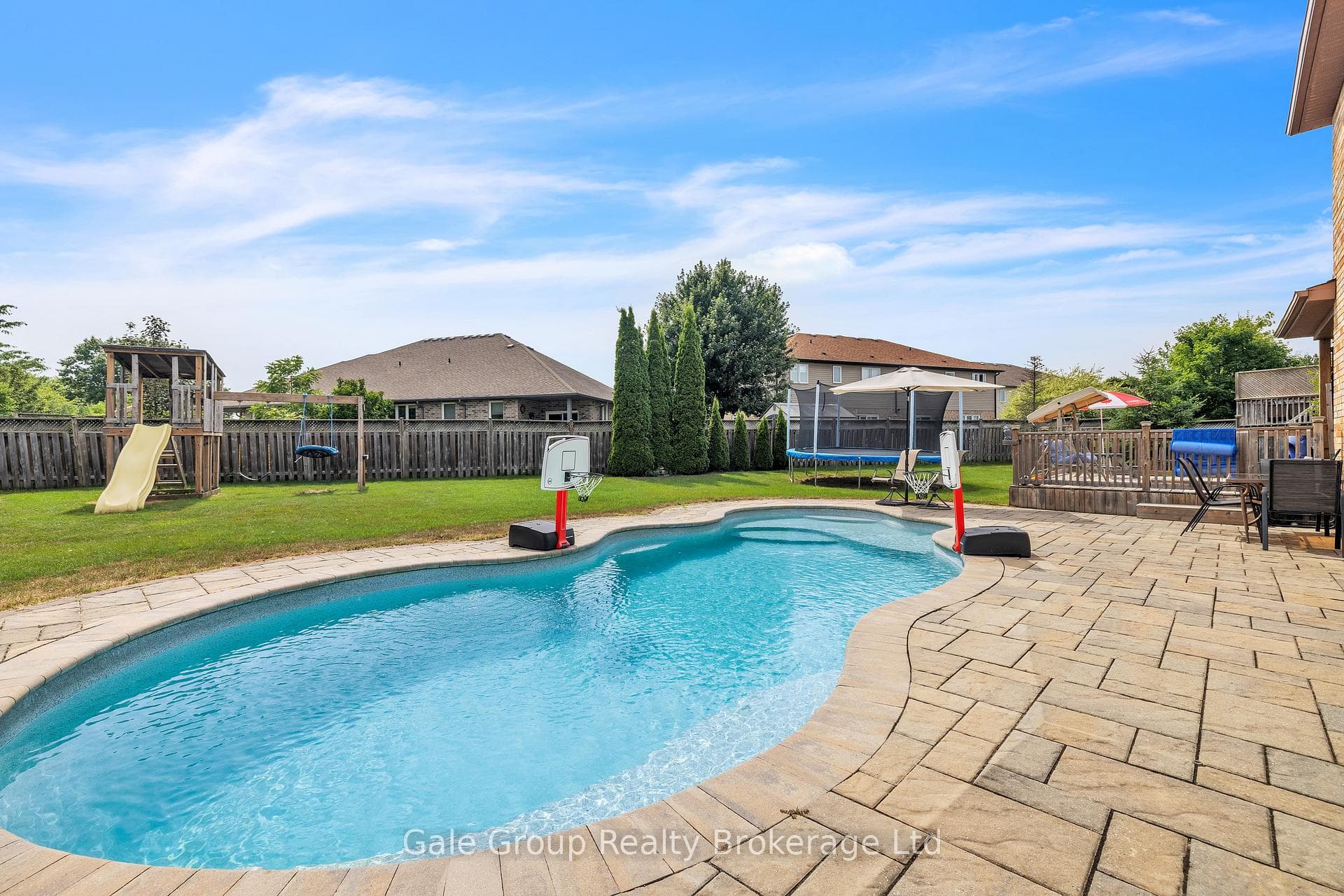 10 WESTVIEW Court photo 35
