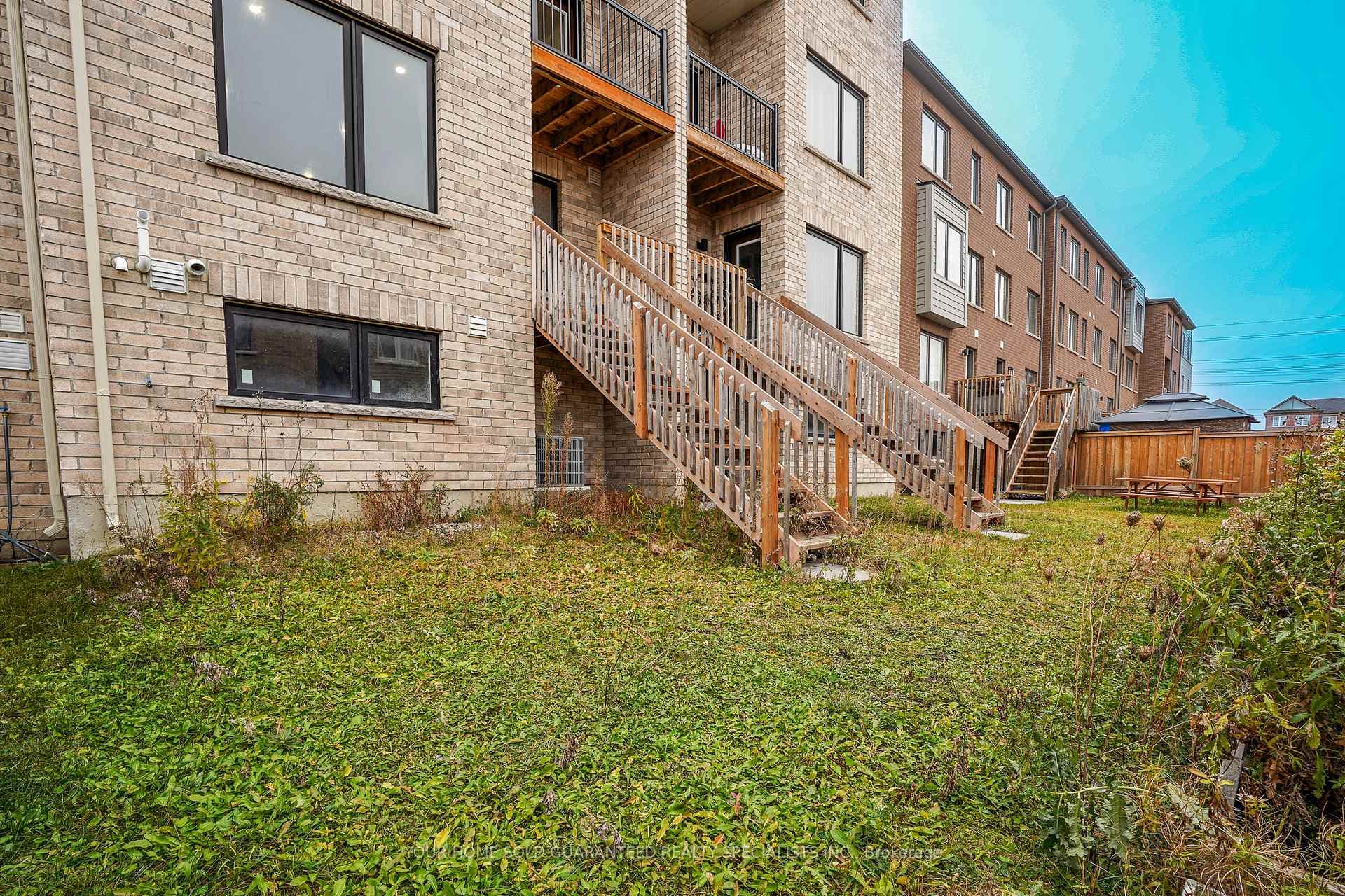 66 Allure Street photo 21