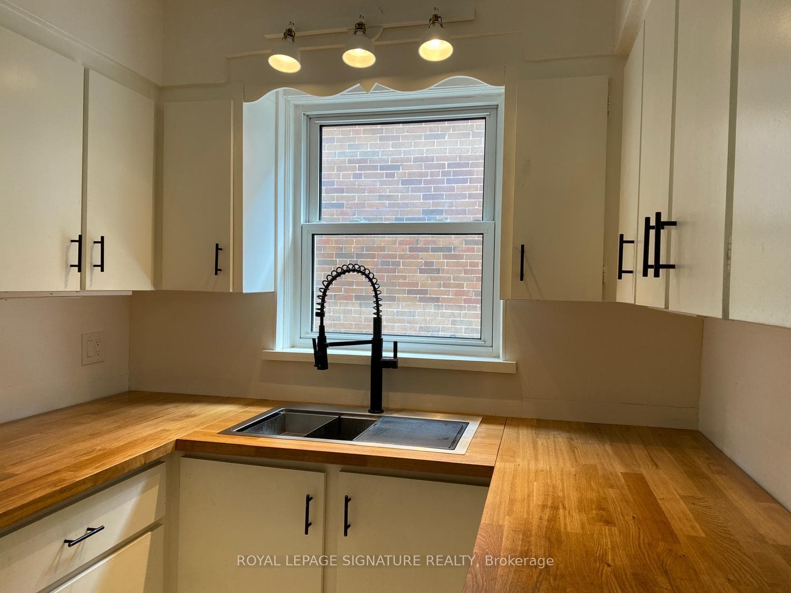 6 Markdale Avenue Unit 2 photo 7