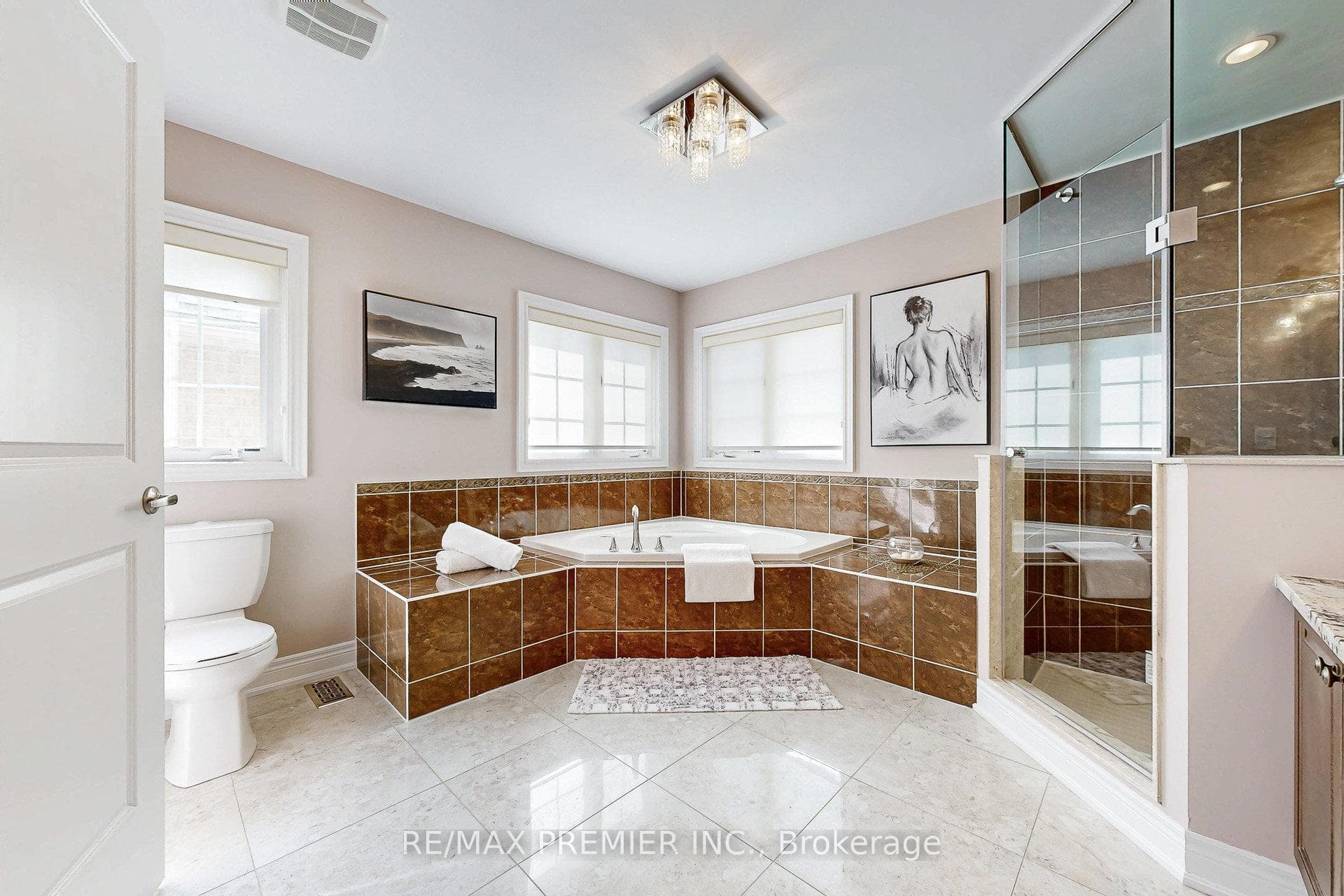 28 Rivoli Drive photo 25