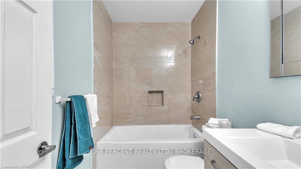 83 SANDERS Street photo 12