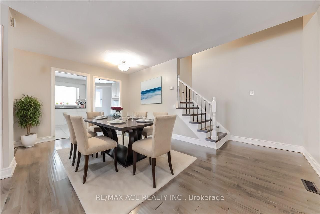 711 Cobblers Court photo 8