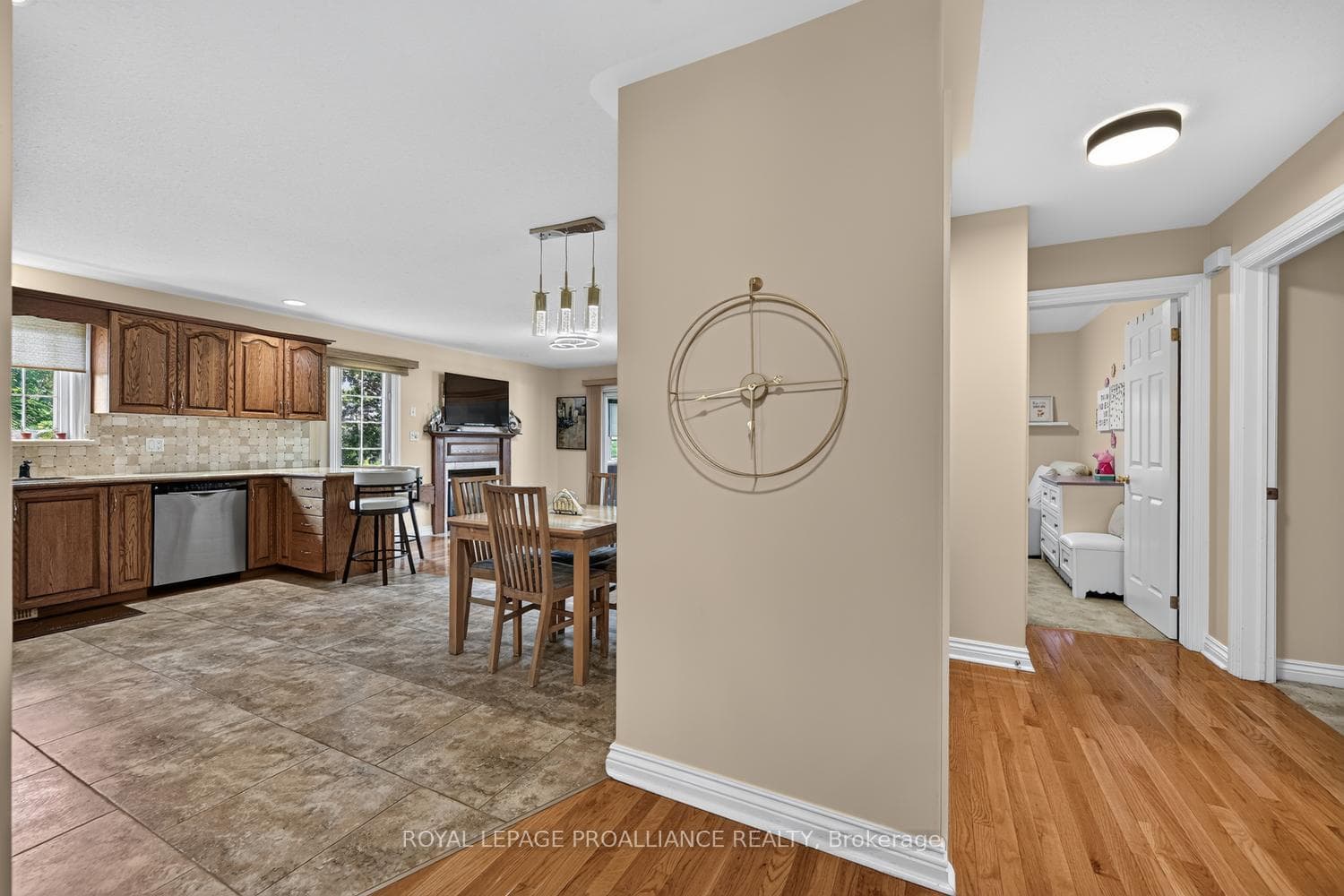 1099 Bridlewood Drive photo 7