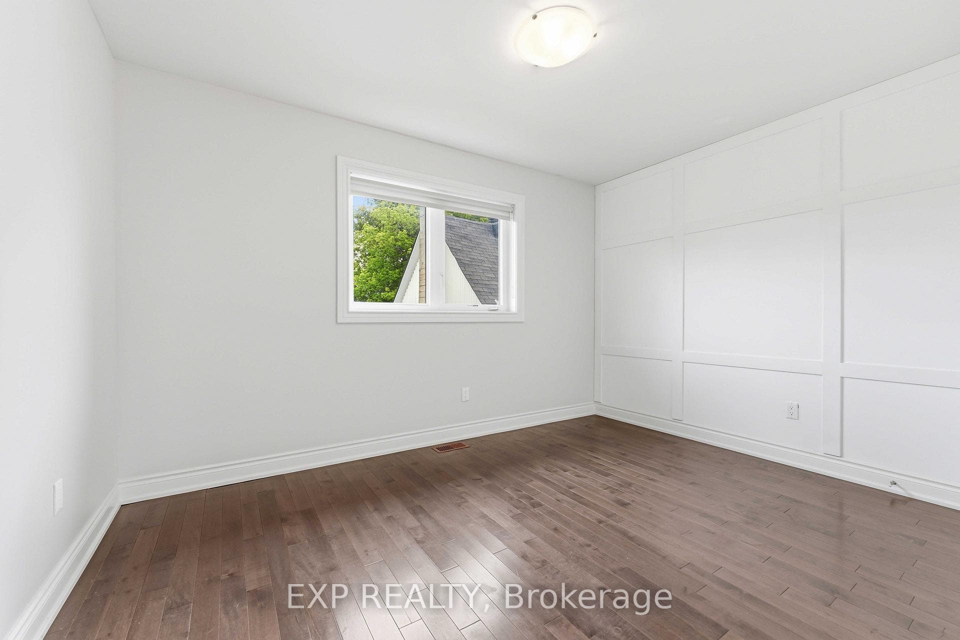 979 Admiral Avenue photo 17