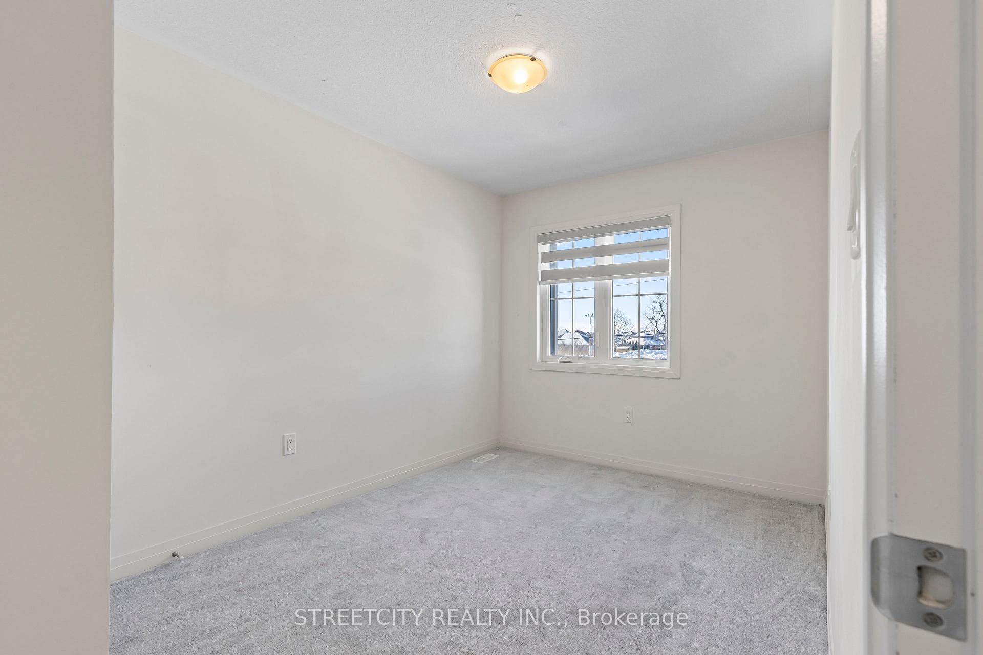 82 Middleton Street photo 25