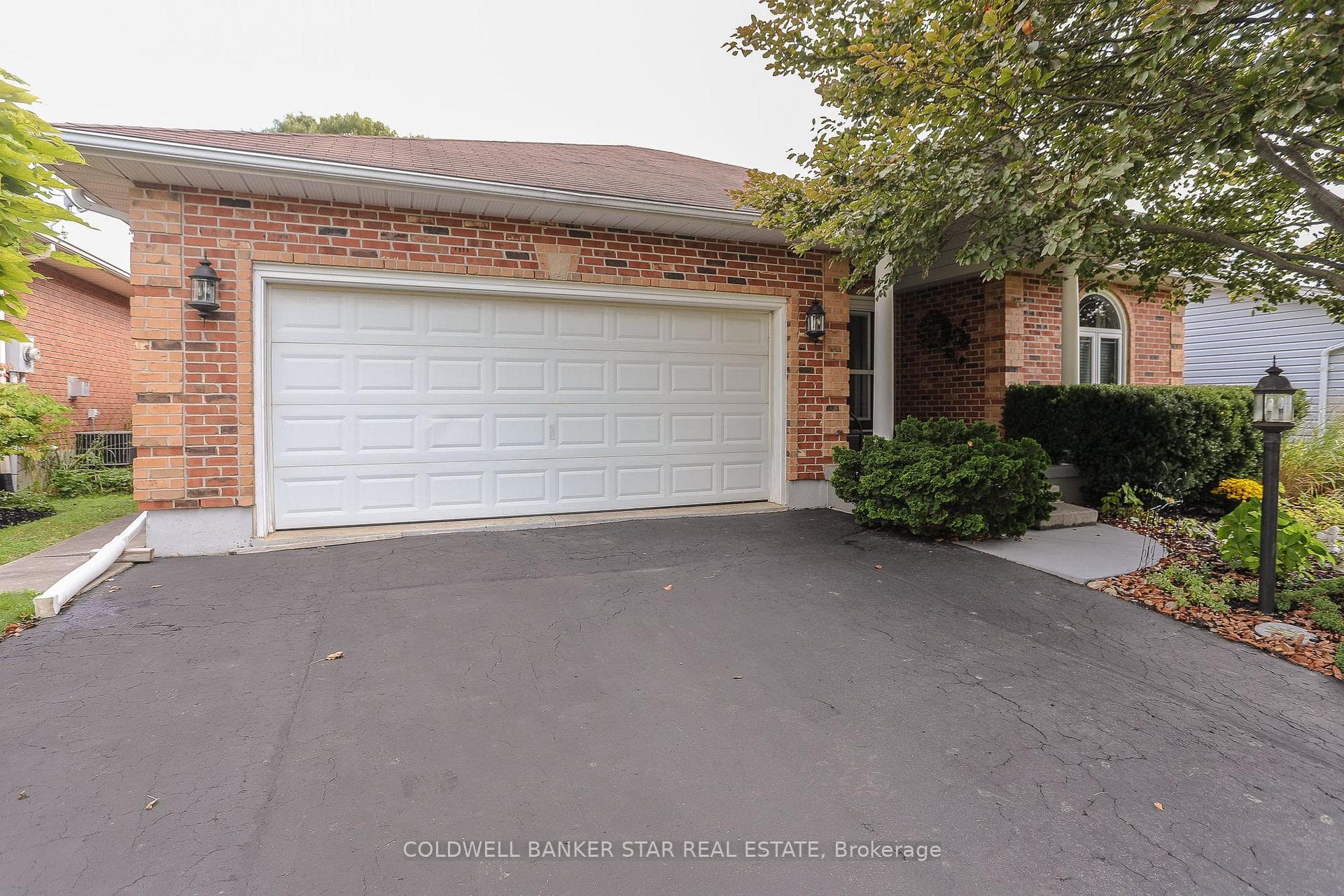 7 Wright Crescent photo 2