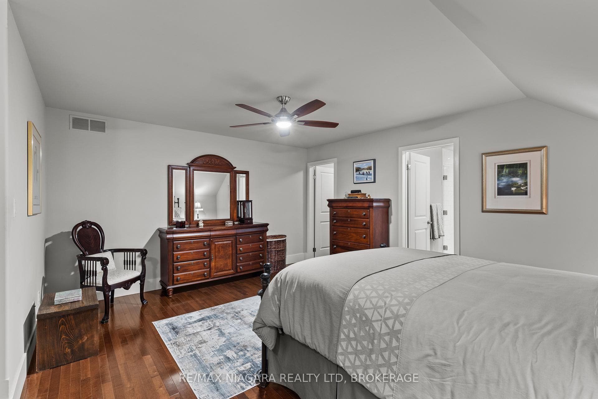 481 Victoria Street Unit 3 photo 25
