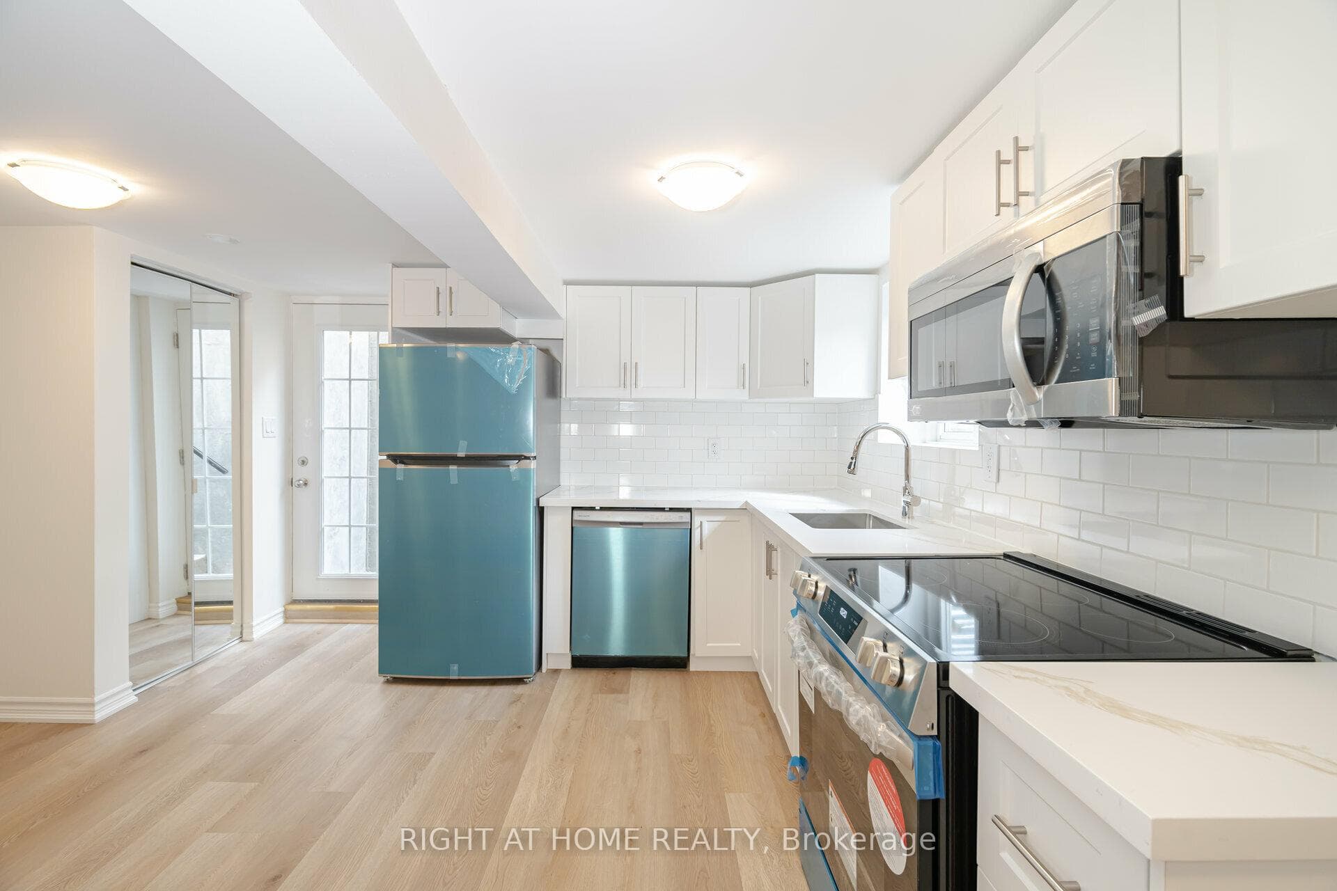 163 Bruce Street photo 26