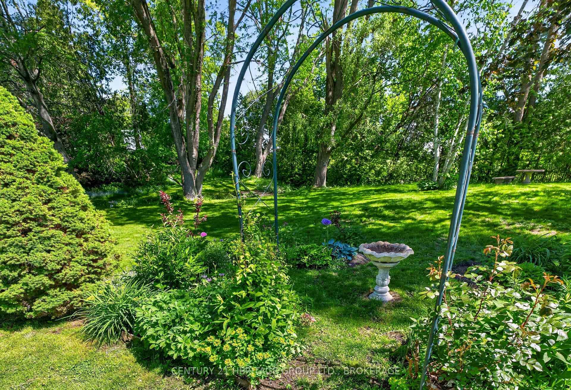 136 Old Danforth Road photo 41