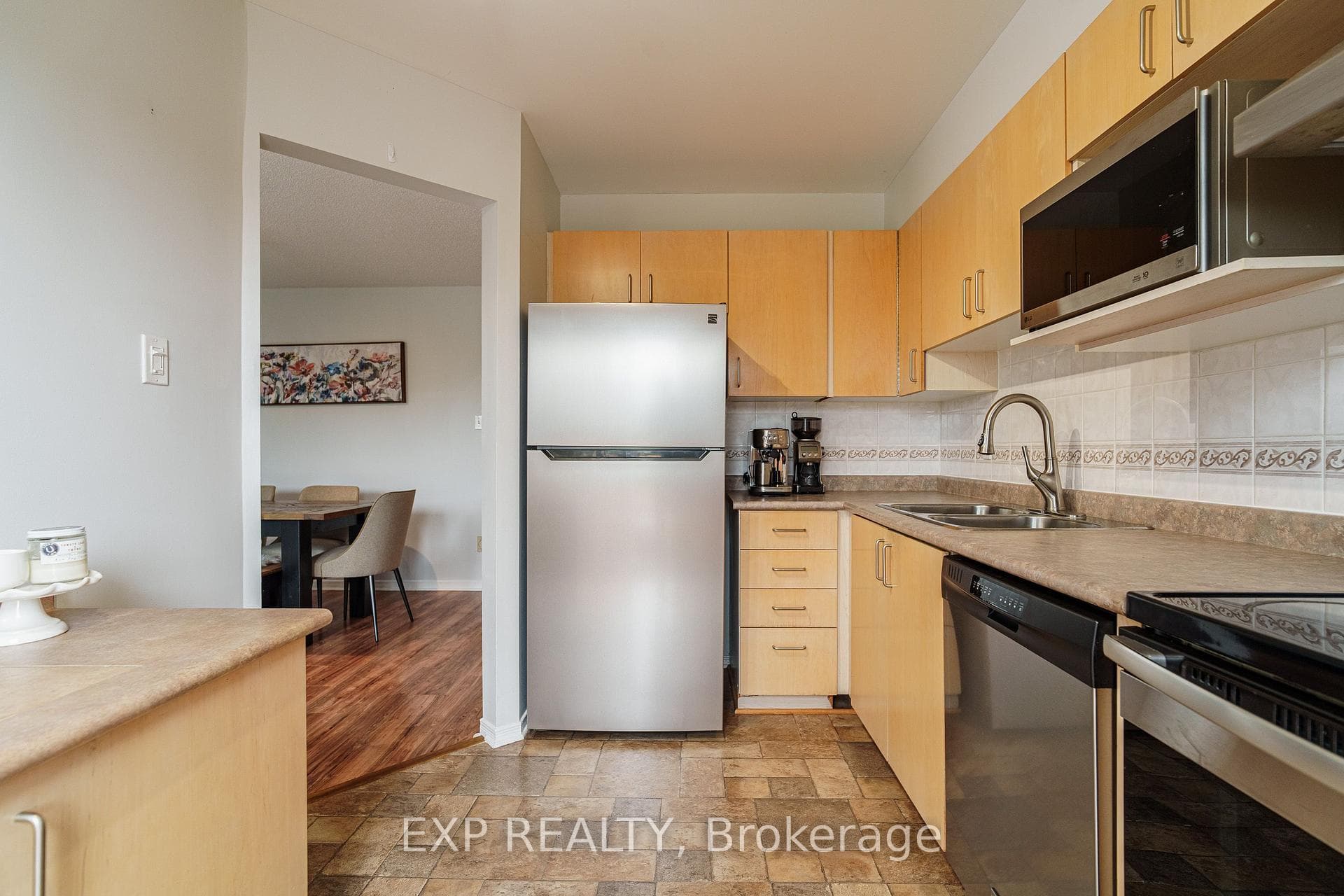 2010 Scully Way photo 10