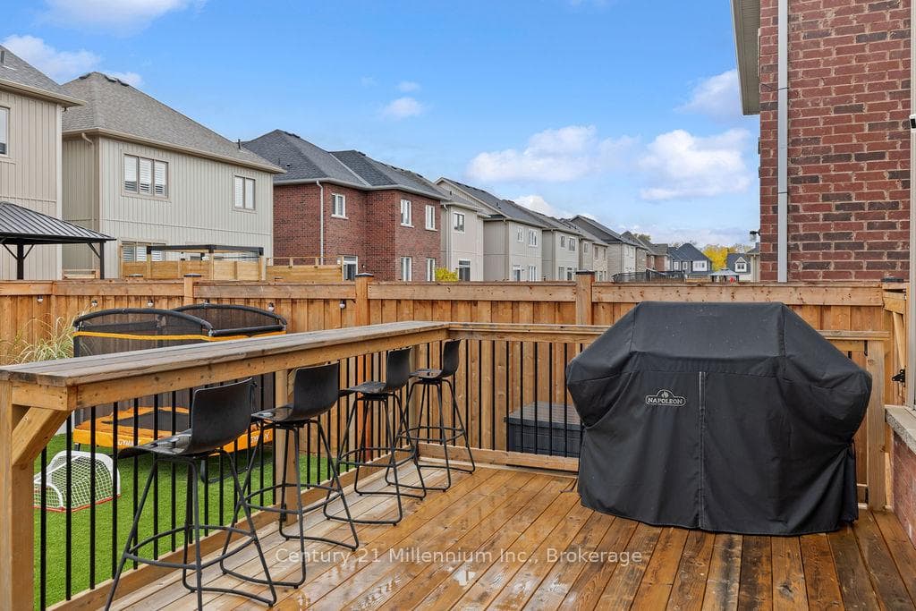 30 Mclean Avenue photo 43