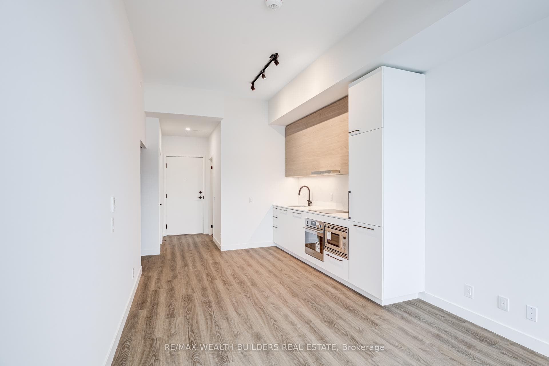 1050 Eastern Avenue Unit 201 photo 21