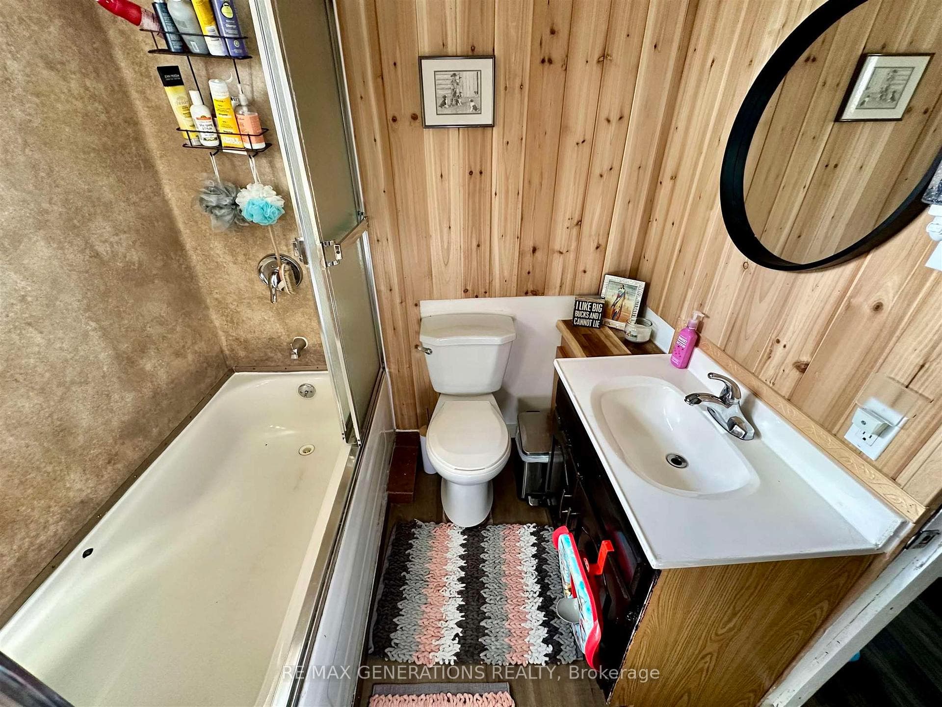 554 Strand Avenue photo 9