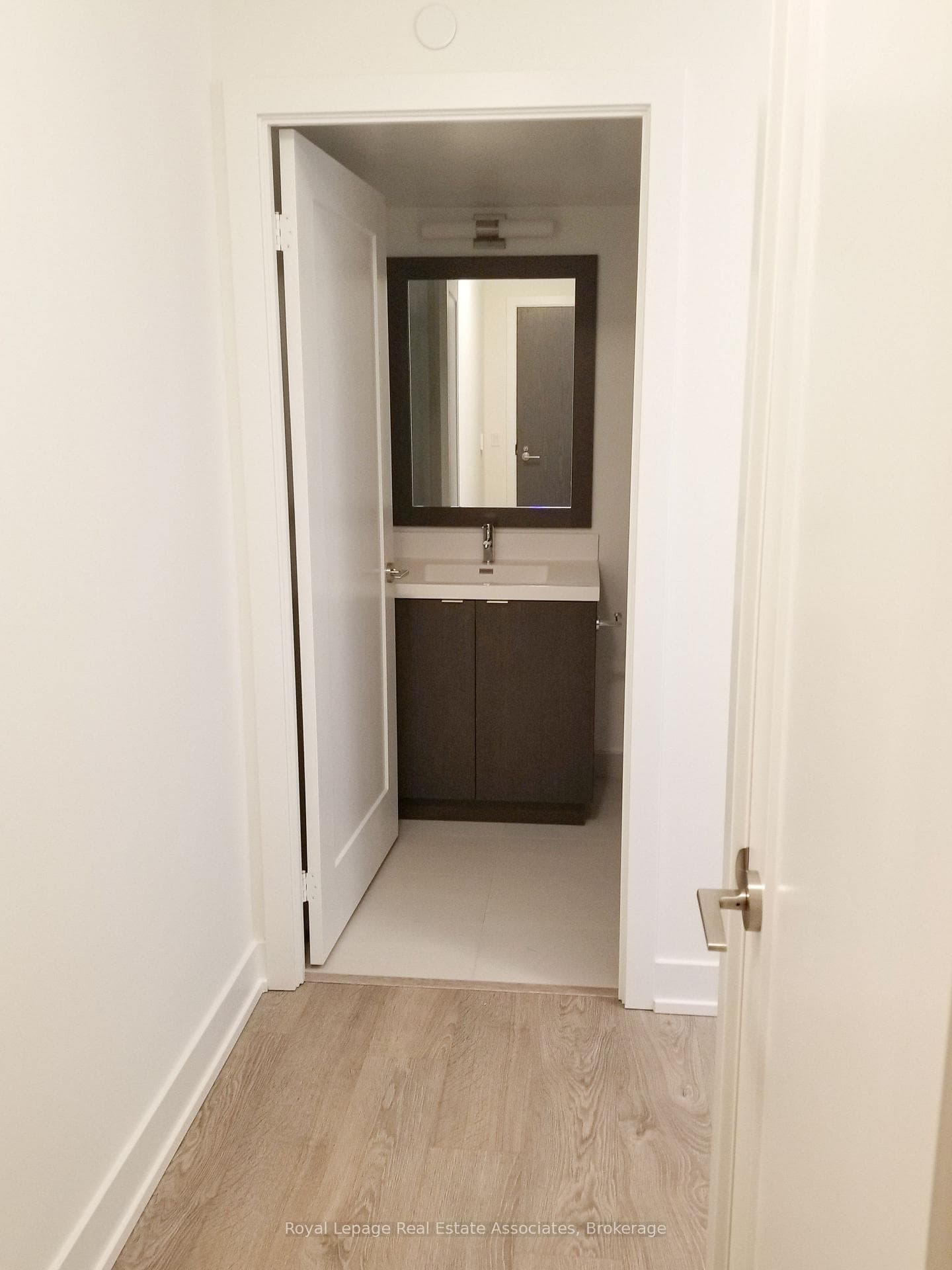 7 Mabelle Avenue Unit 1506 photo 9