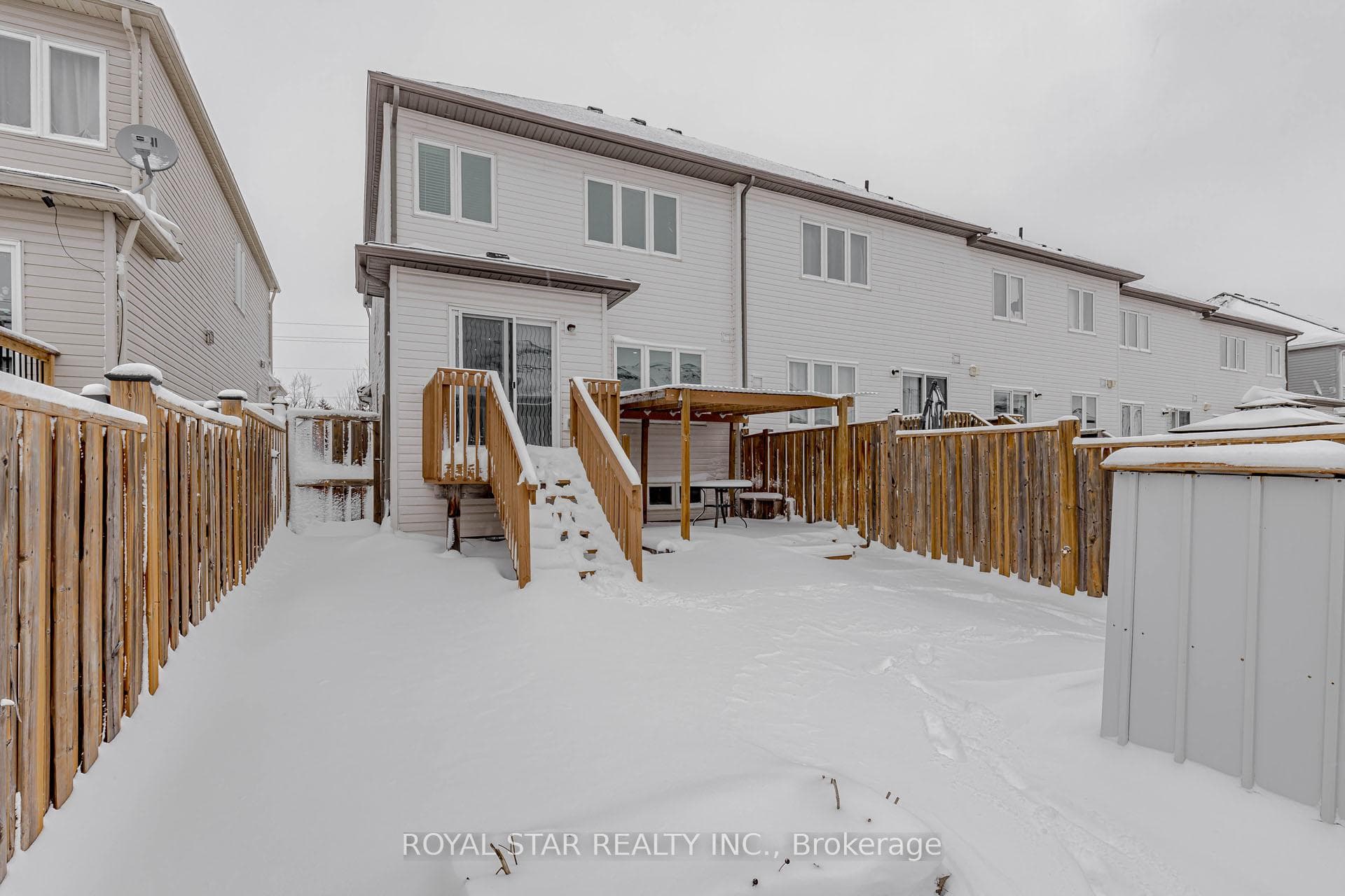 877 Cook Crescent photo 48