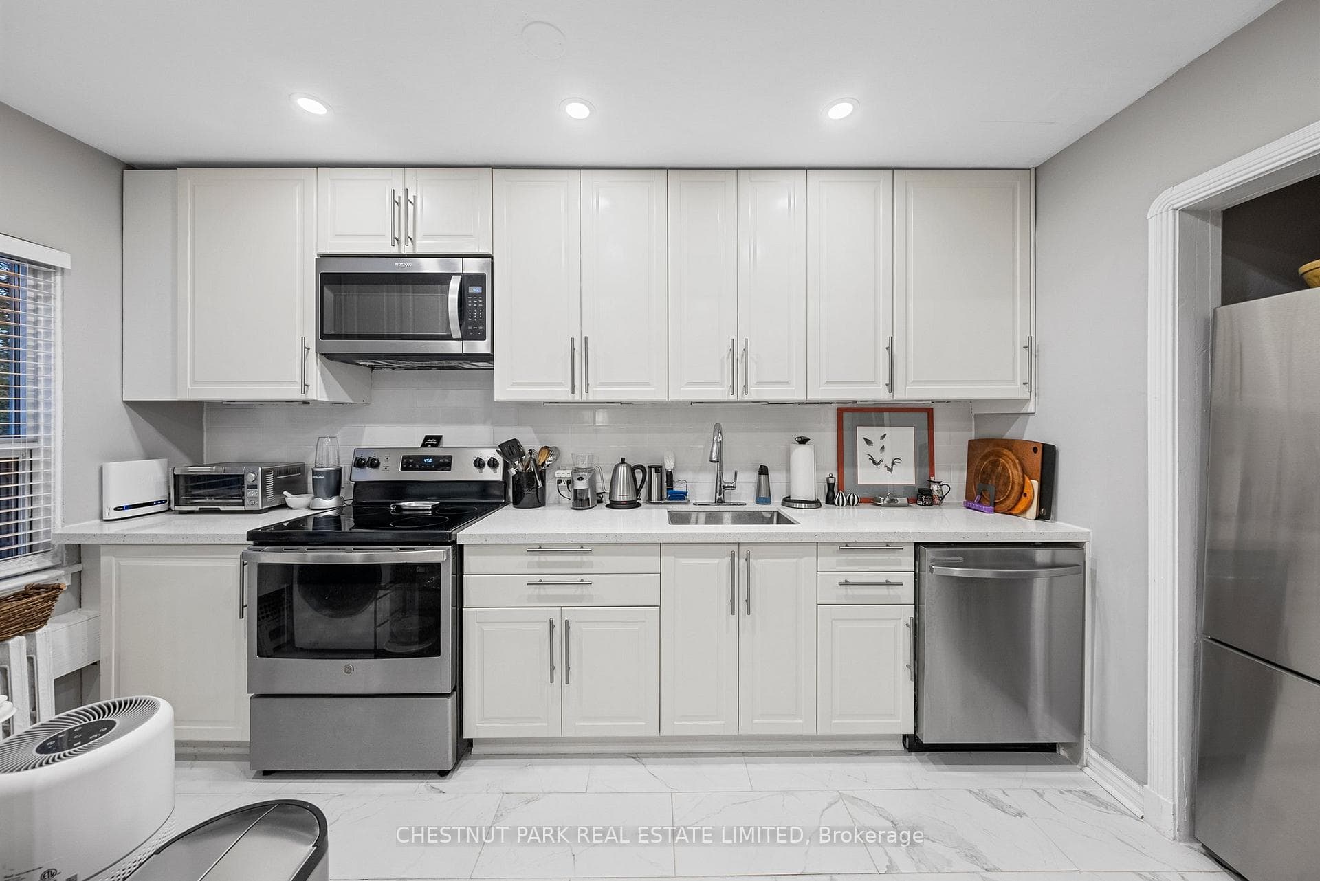 121 Cheritan Avenue Unit Main photo 8