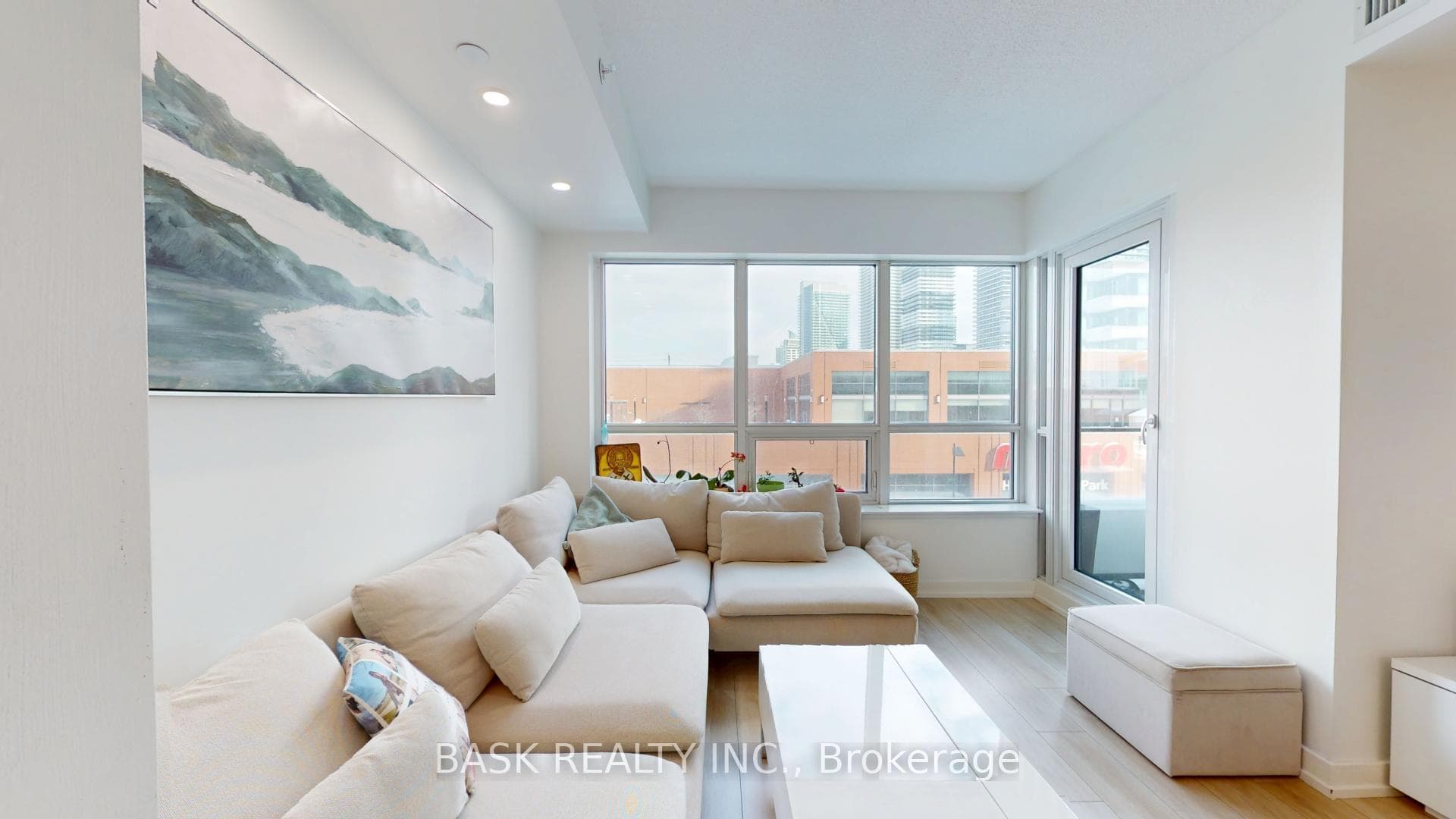 2220 Lake Shore Boulevard Unit 406 photo 7