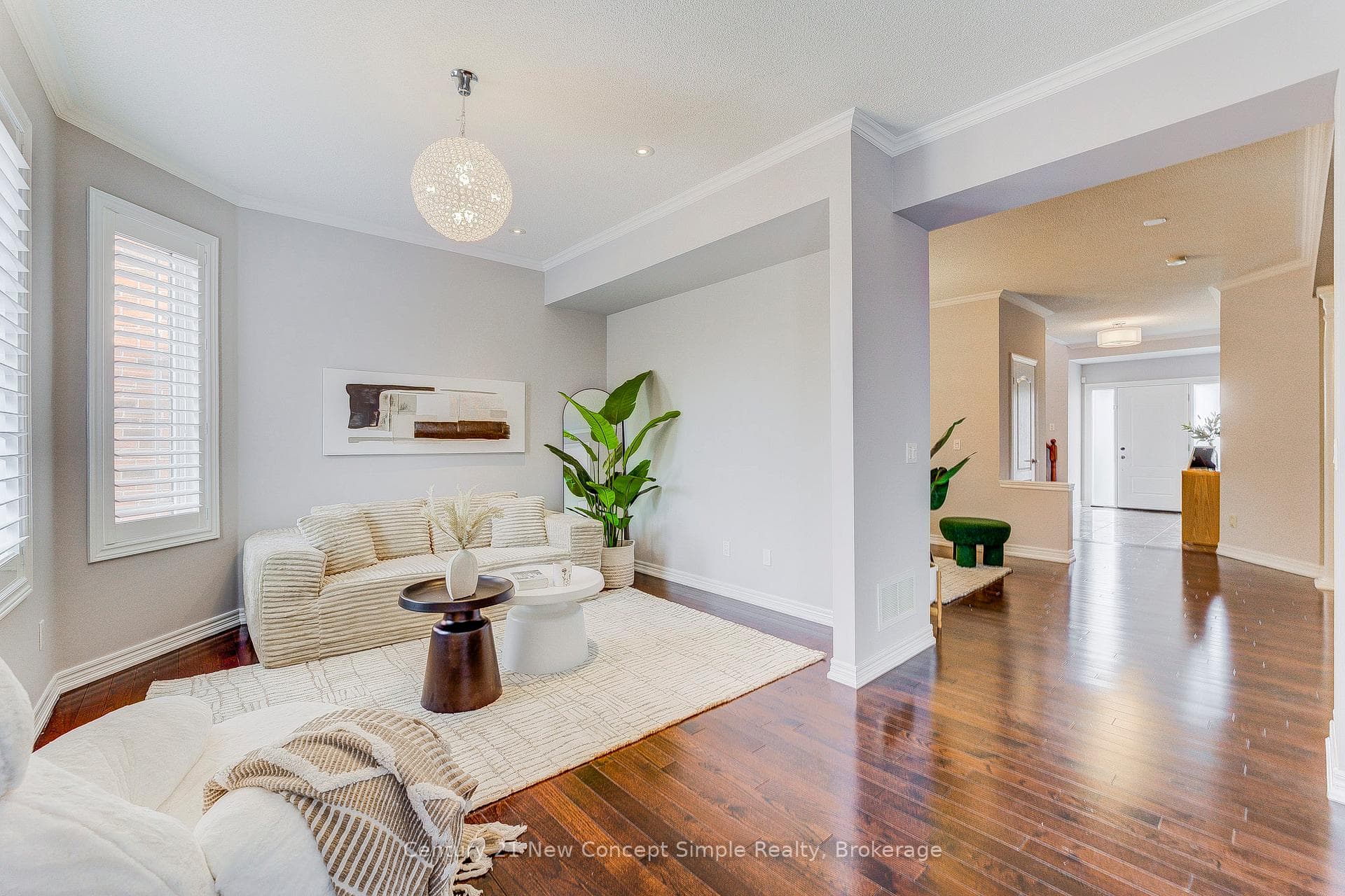 60 Regatta Avenue photo 6