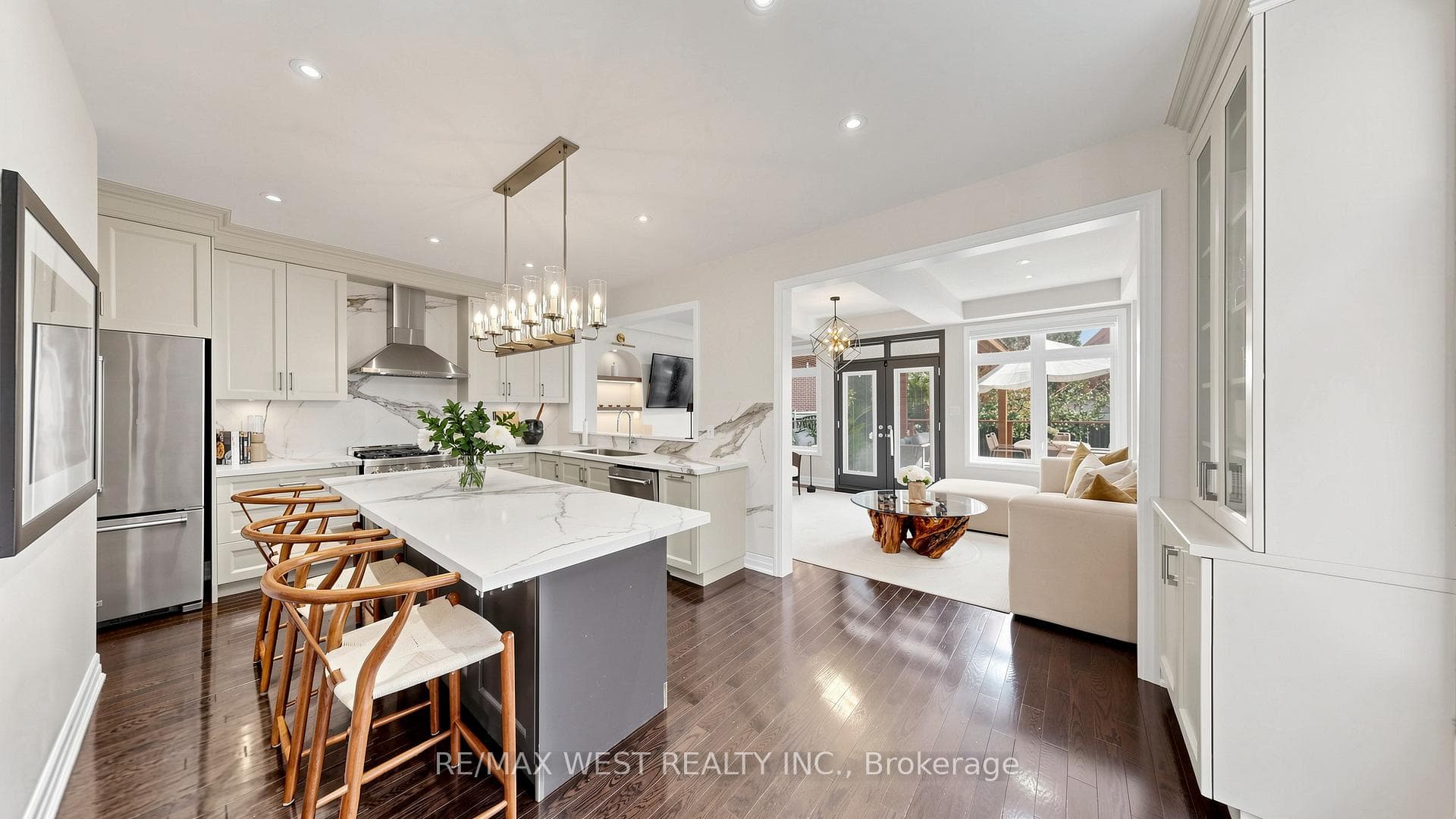 57 Alex Campbell Crescent photo 8