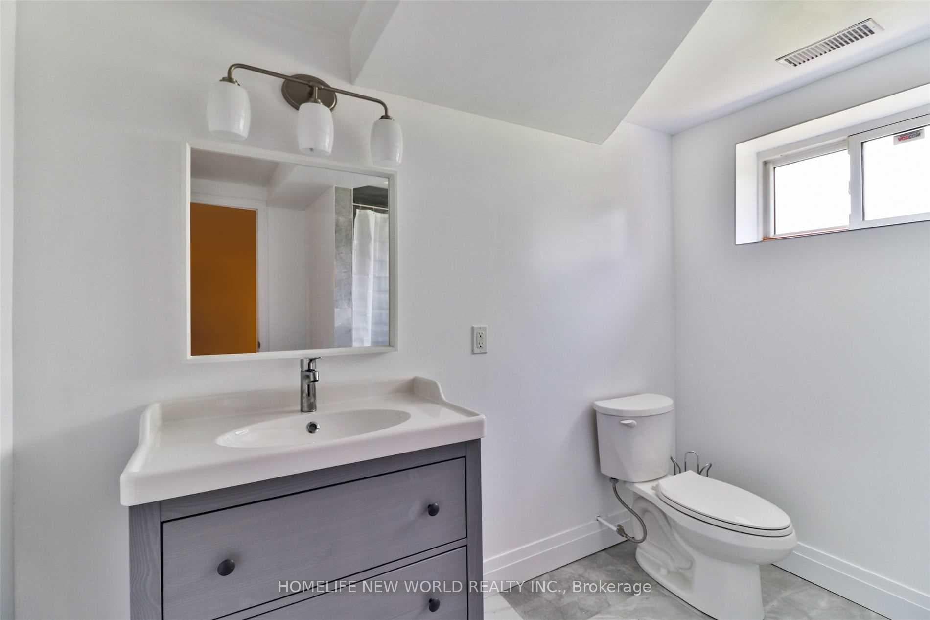 34 Orangewood Crescent Unit Lower photo 9