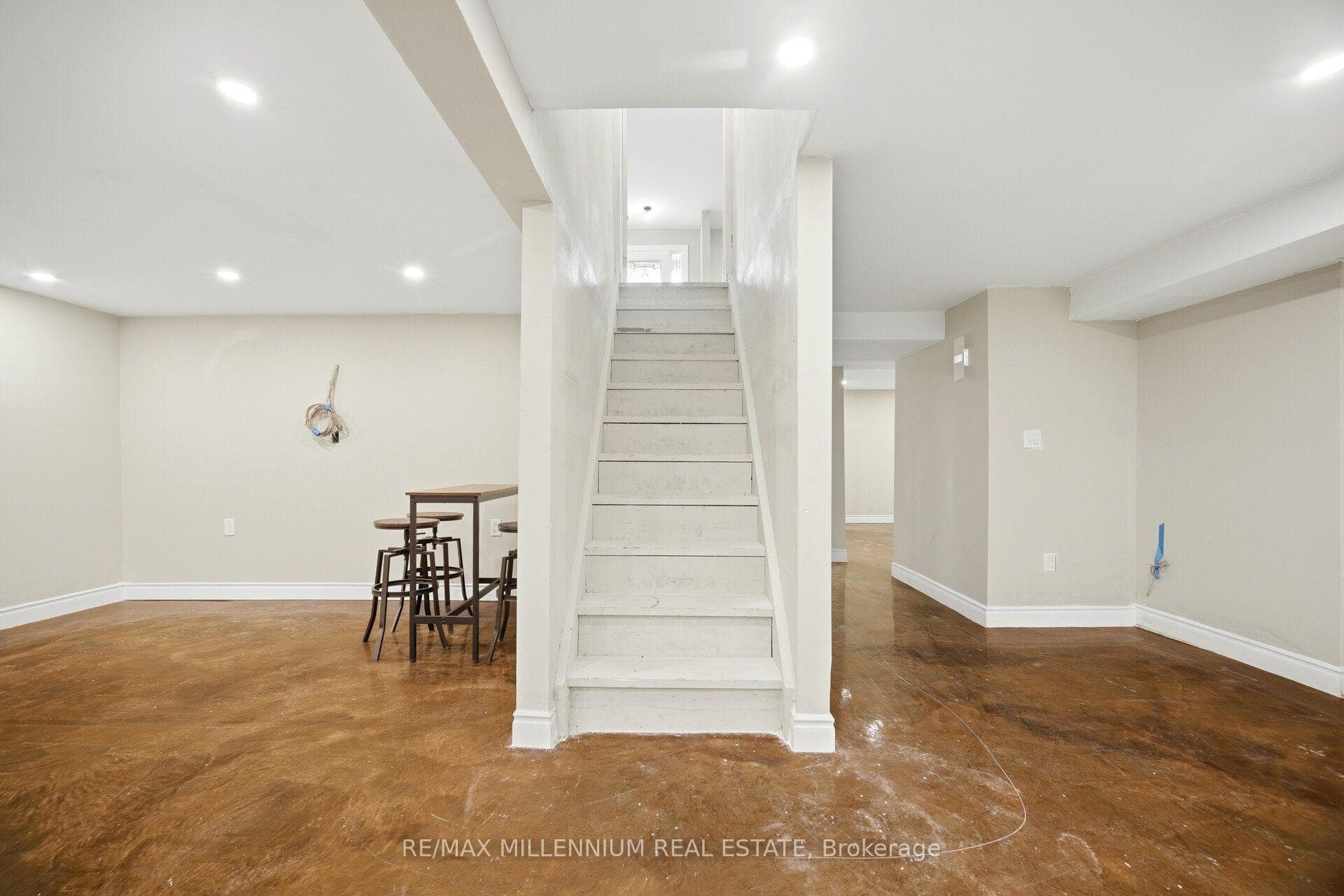 16 Brenda Boulevard photo 34