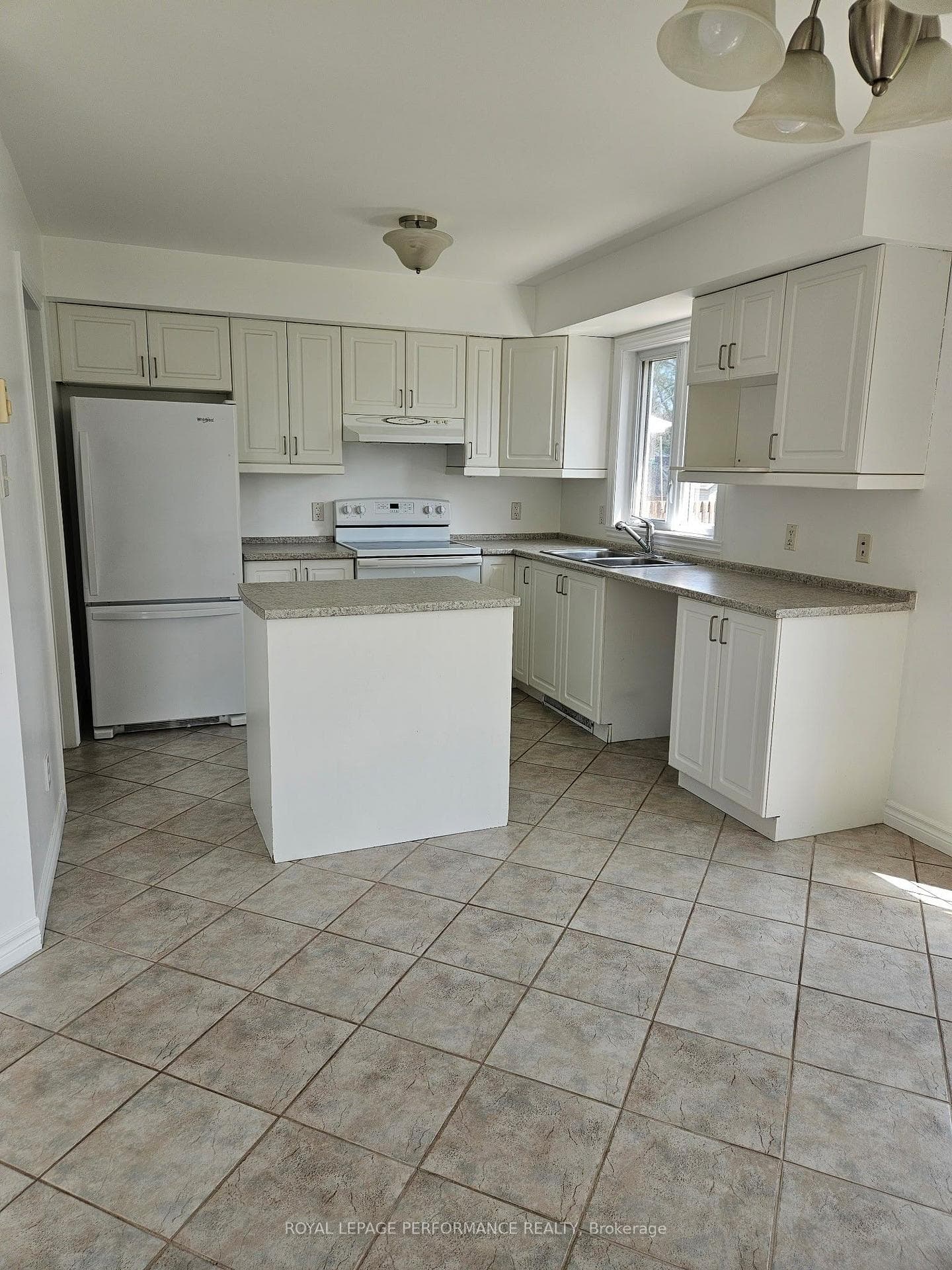 350 Higginson Street photo 5