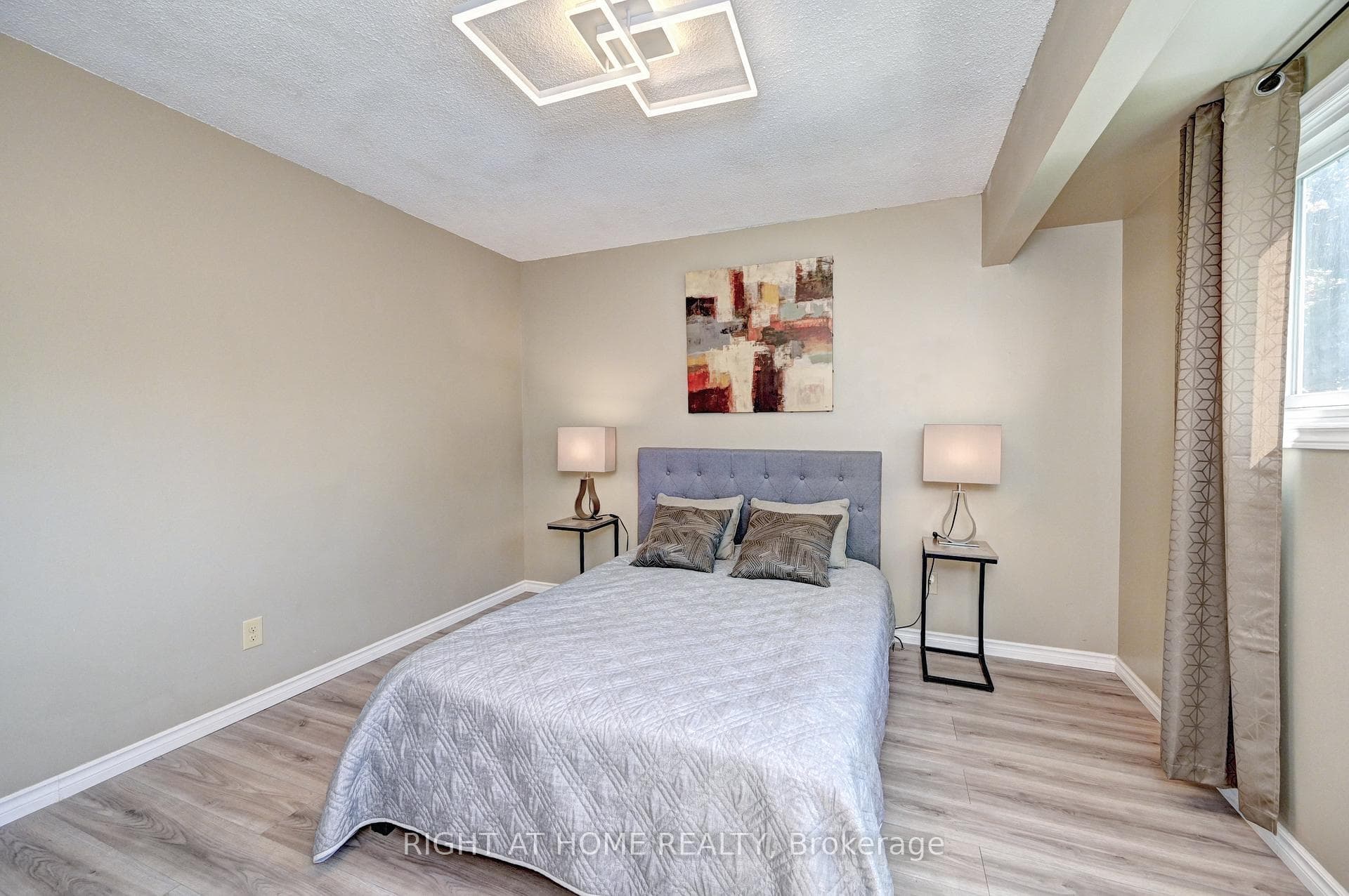 92 Pinemeadow Crescent photo 26