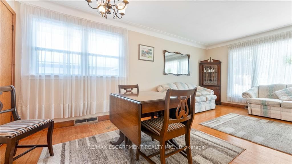 12 Willowdale Street photo 8