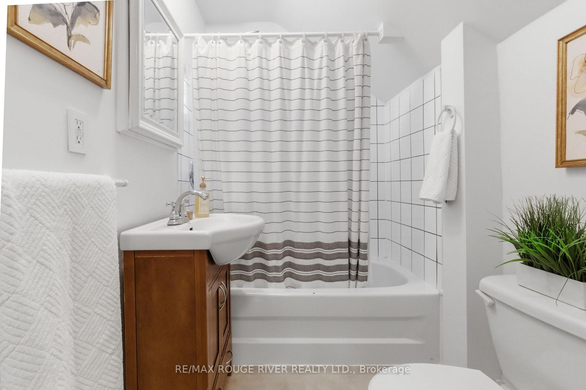 216 Burns Street photo 24