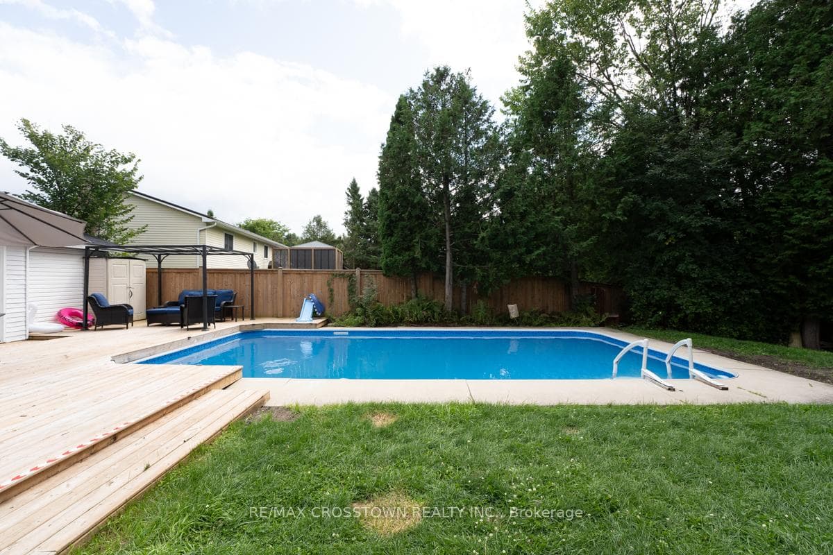 226 Thornton Avenue photo 28