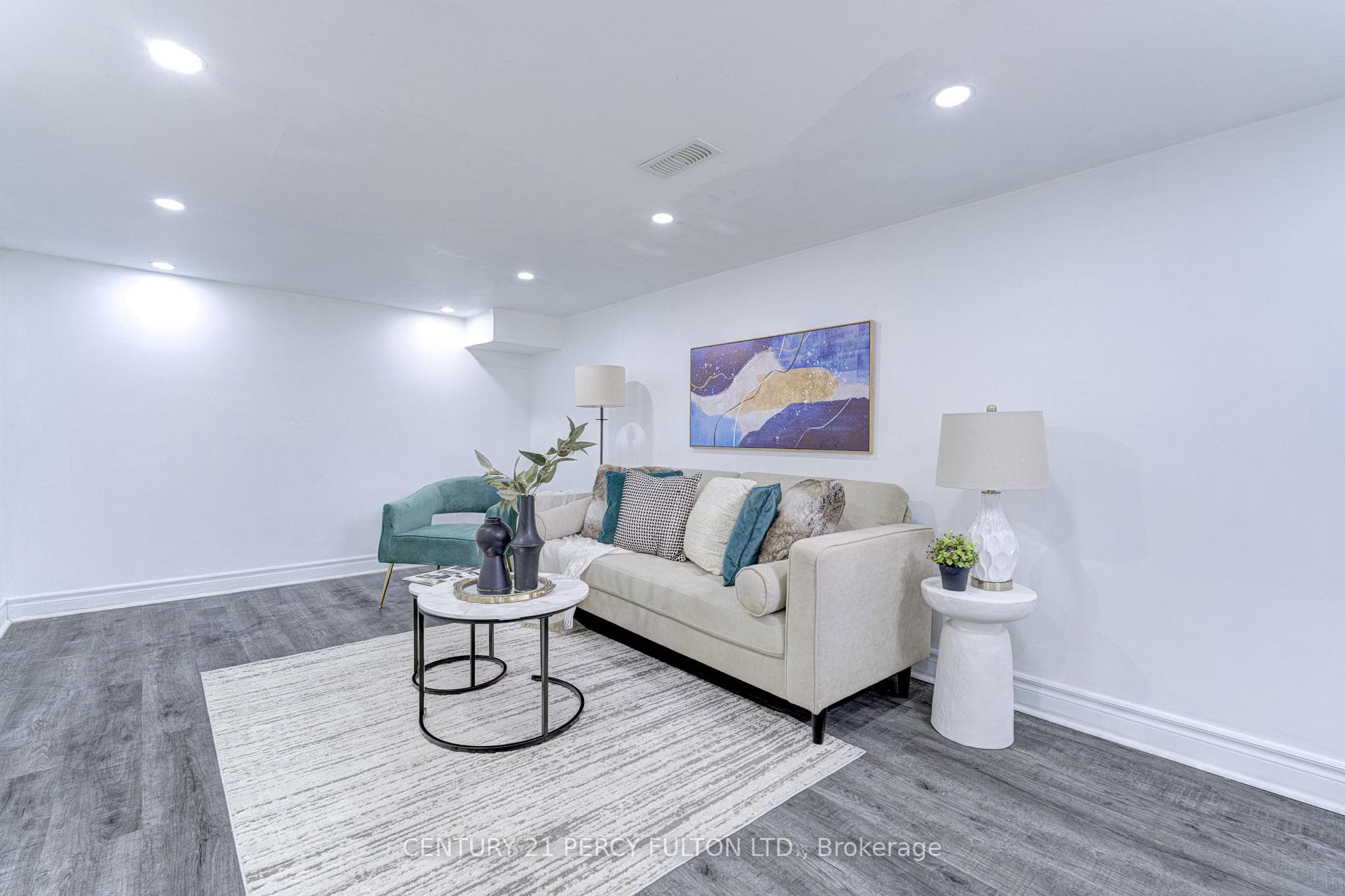 477 Britannia Avenue photo 10
