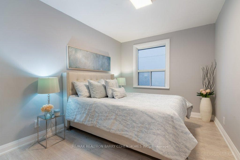326 Connaught Avenue Unit Main Fl photo 16