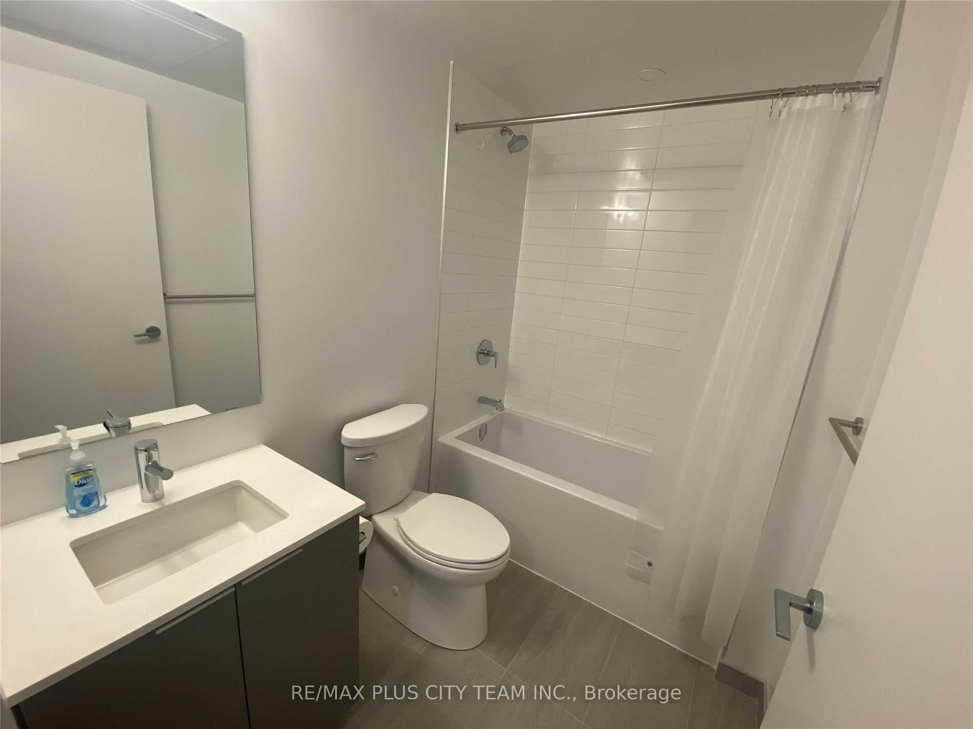 357 King Street Unit 807 photo 10