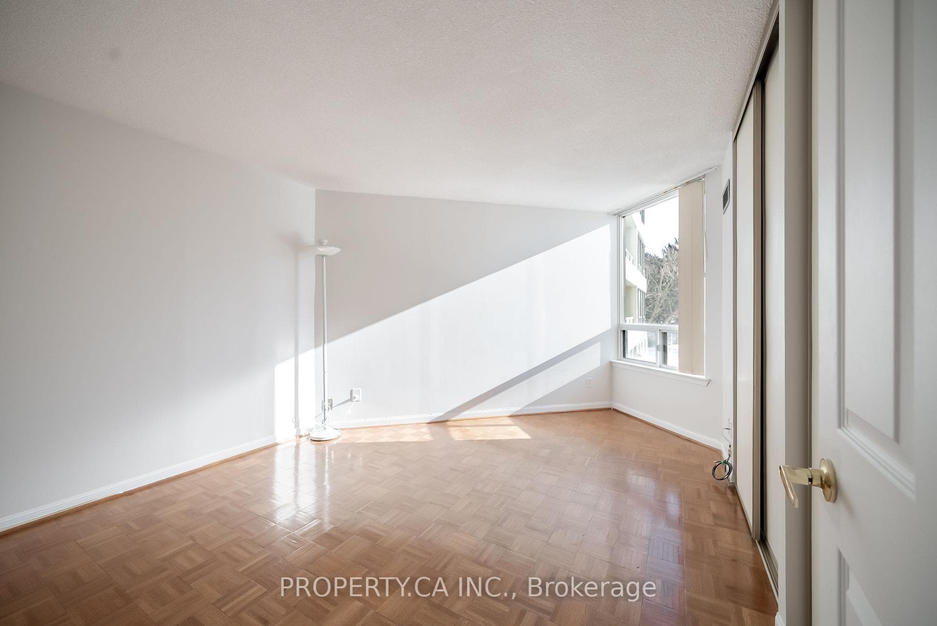 1121 Steeles Avenue Unit 201 photo 20