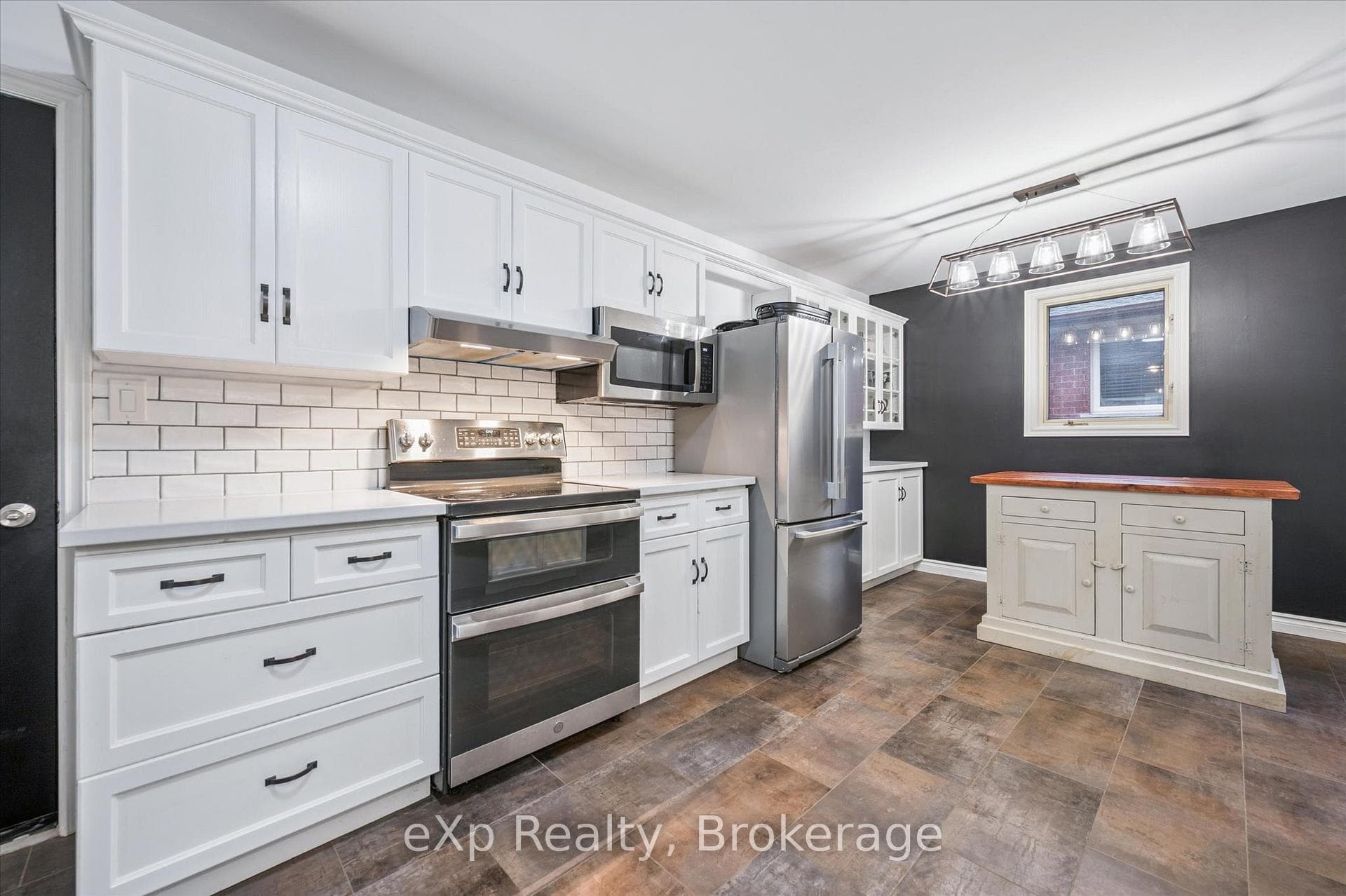 660 Maple Avenue photo 15