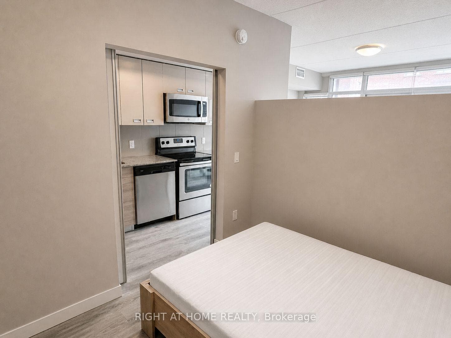 308 Lester Street Unit 421 photo 9