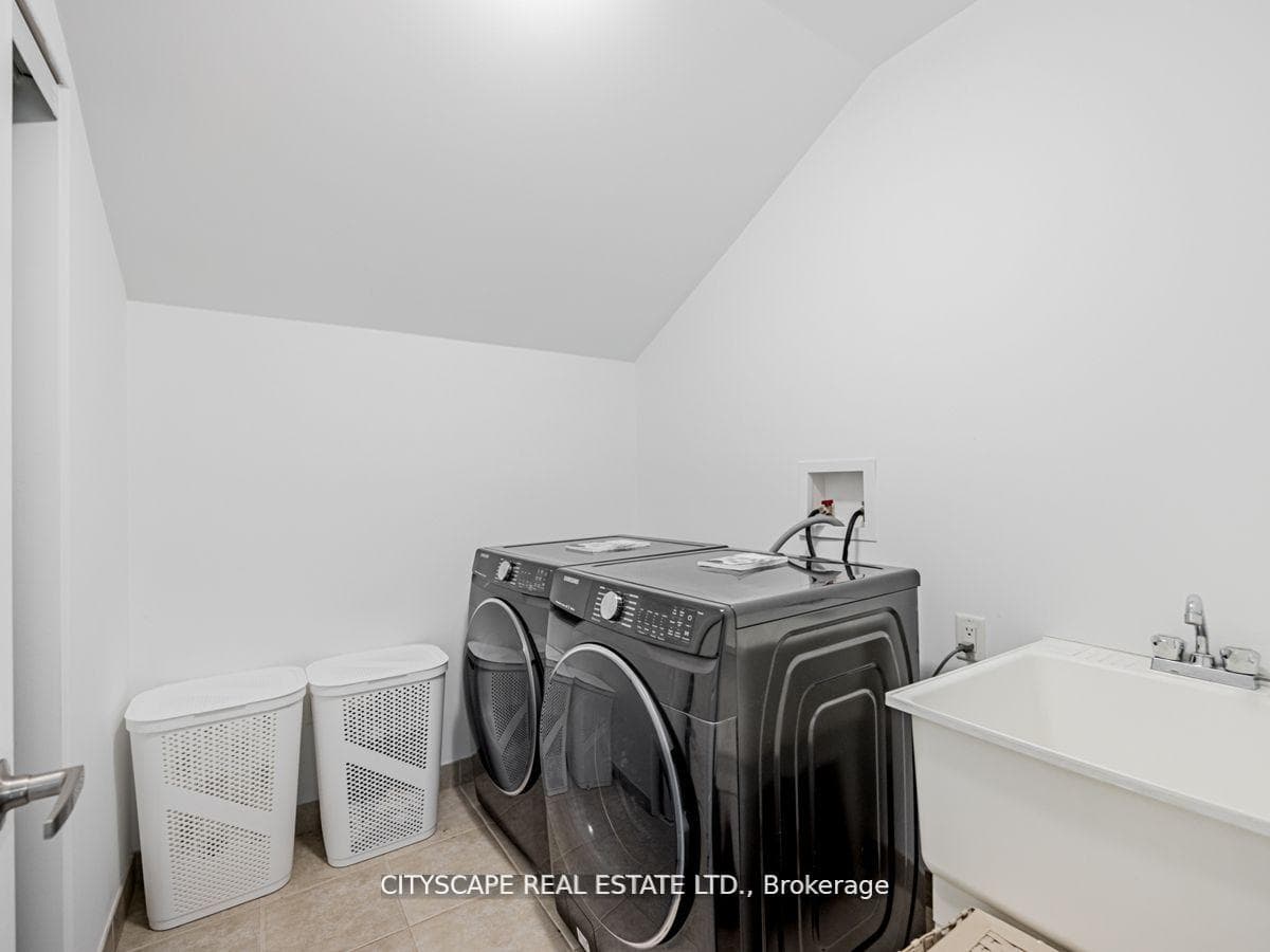839 Etherington Way photo 24