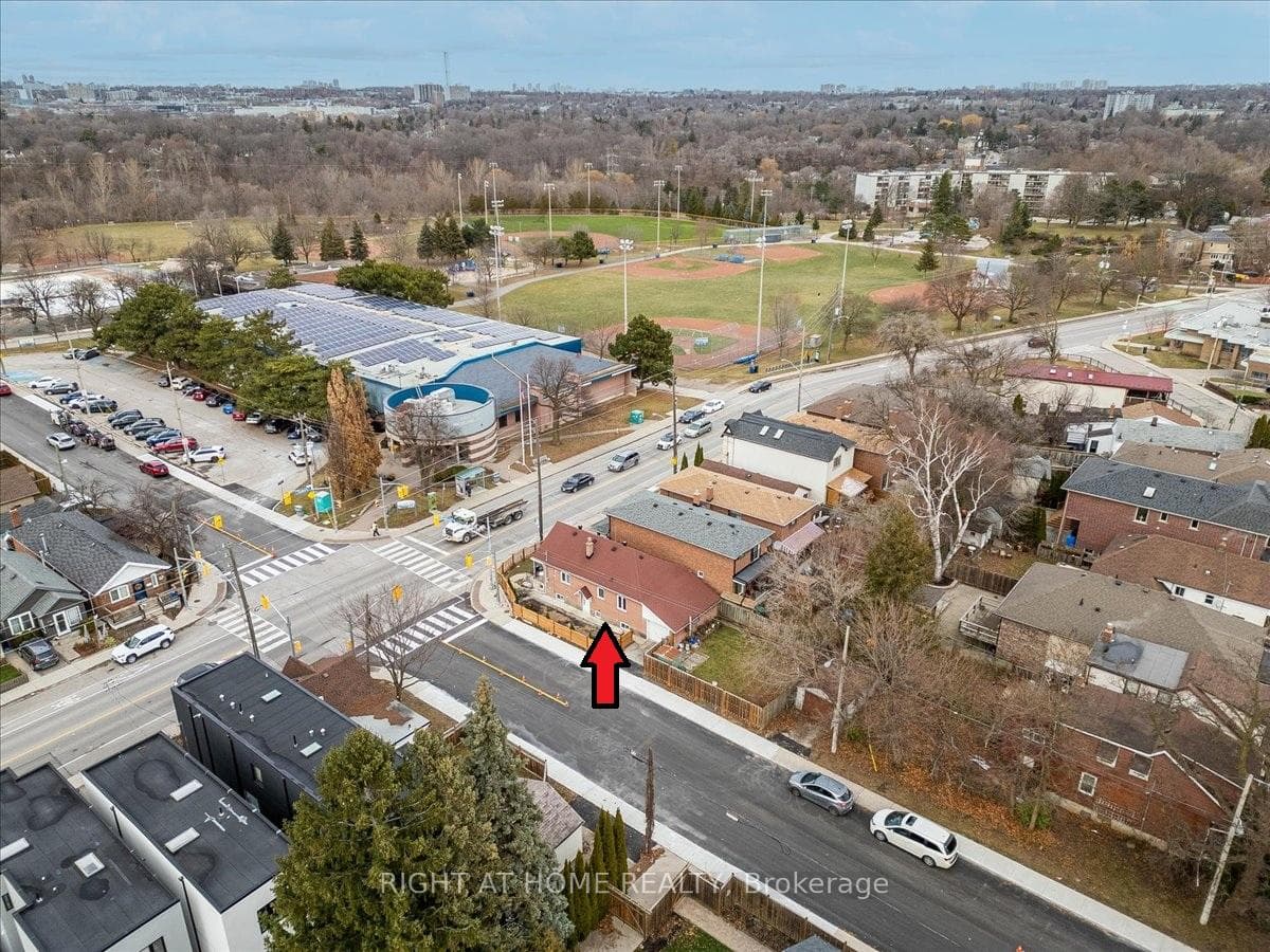 887 Cosburn Avenue photo 22