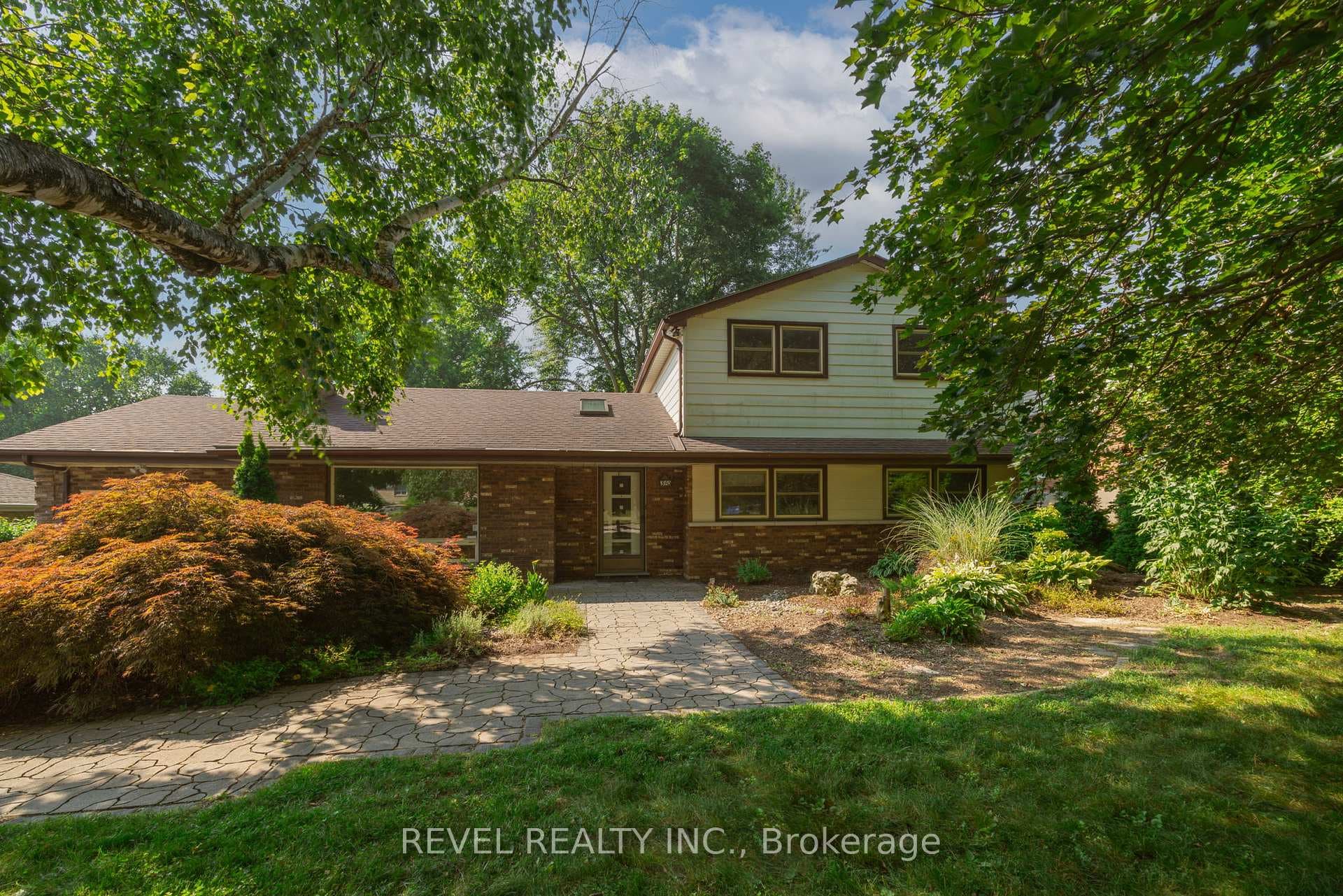 840 Clearview Avenue photo 1