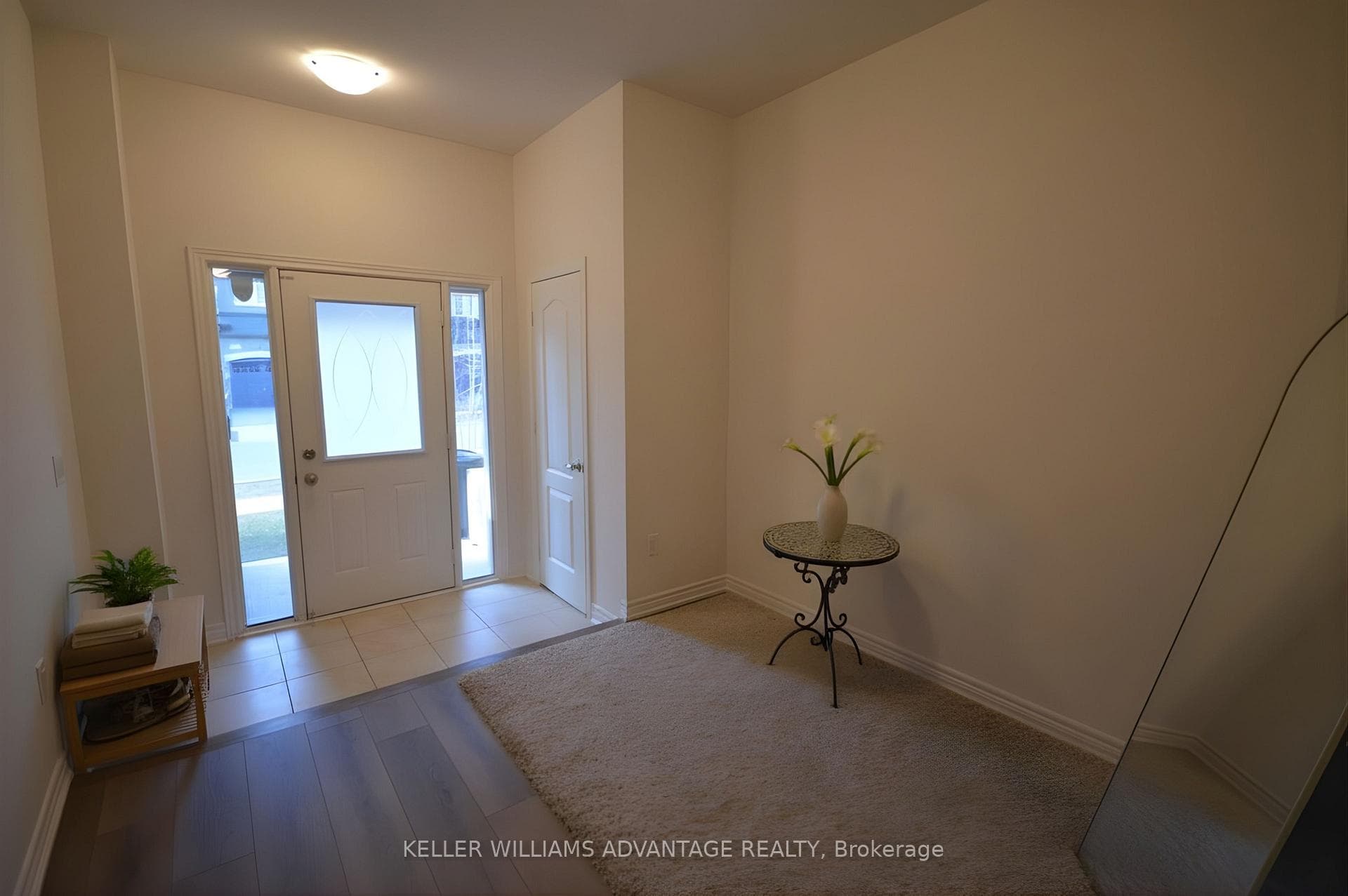 466 Silver Maple Road photo 2