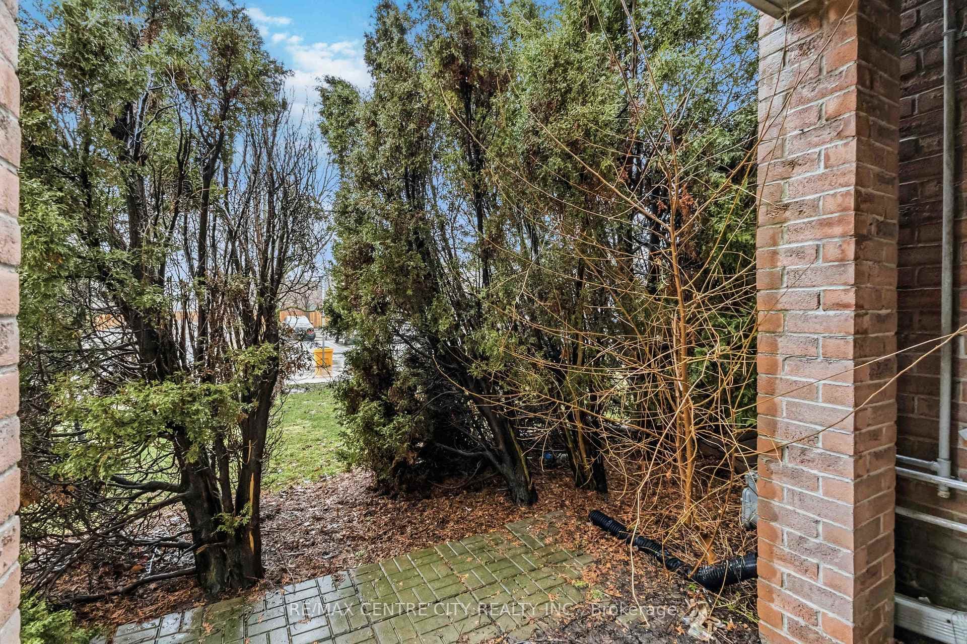 2230 Trafalgar Street Unit 121 photo 24
