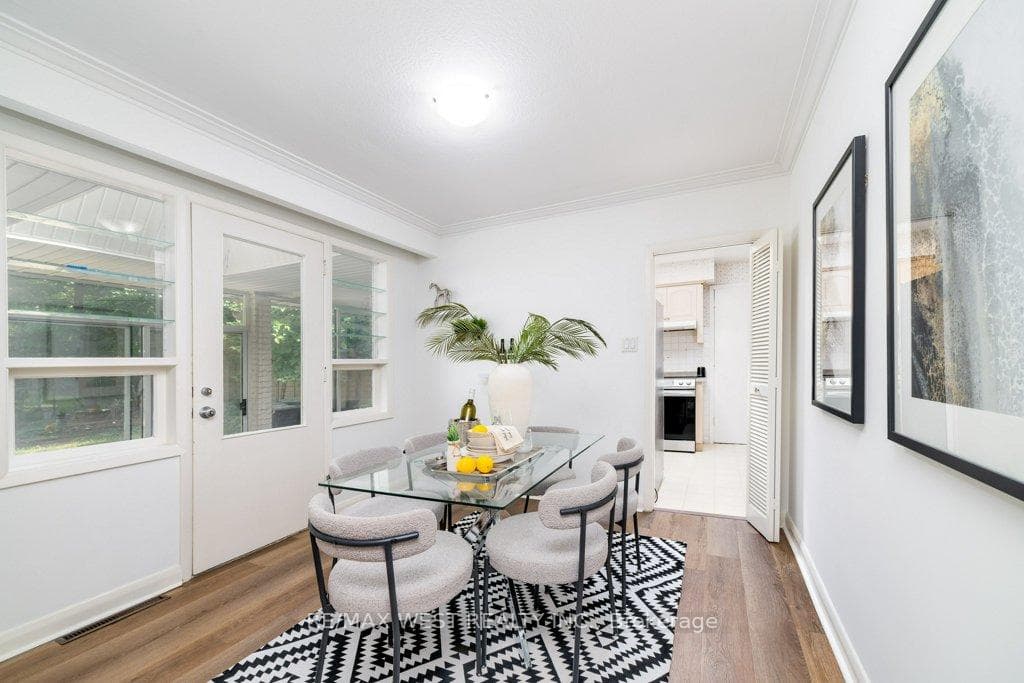 8 Farningham Crescent photo 5