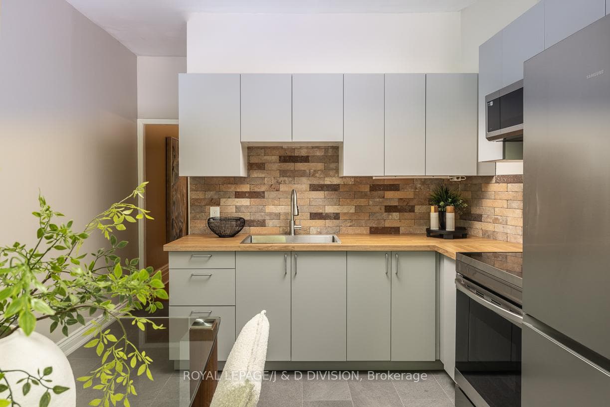 Custom backsplash