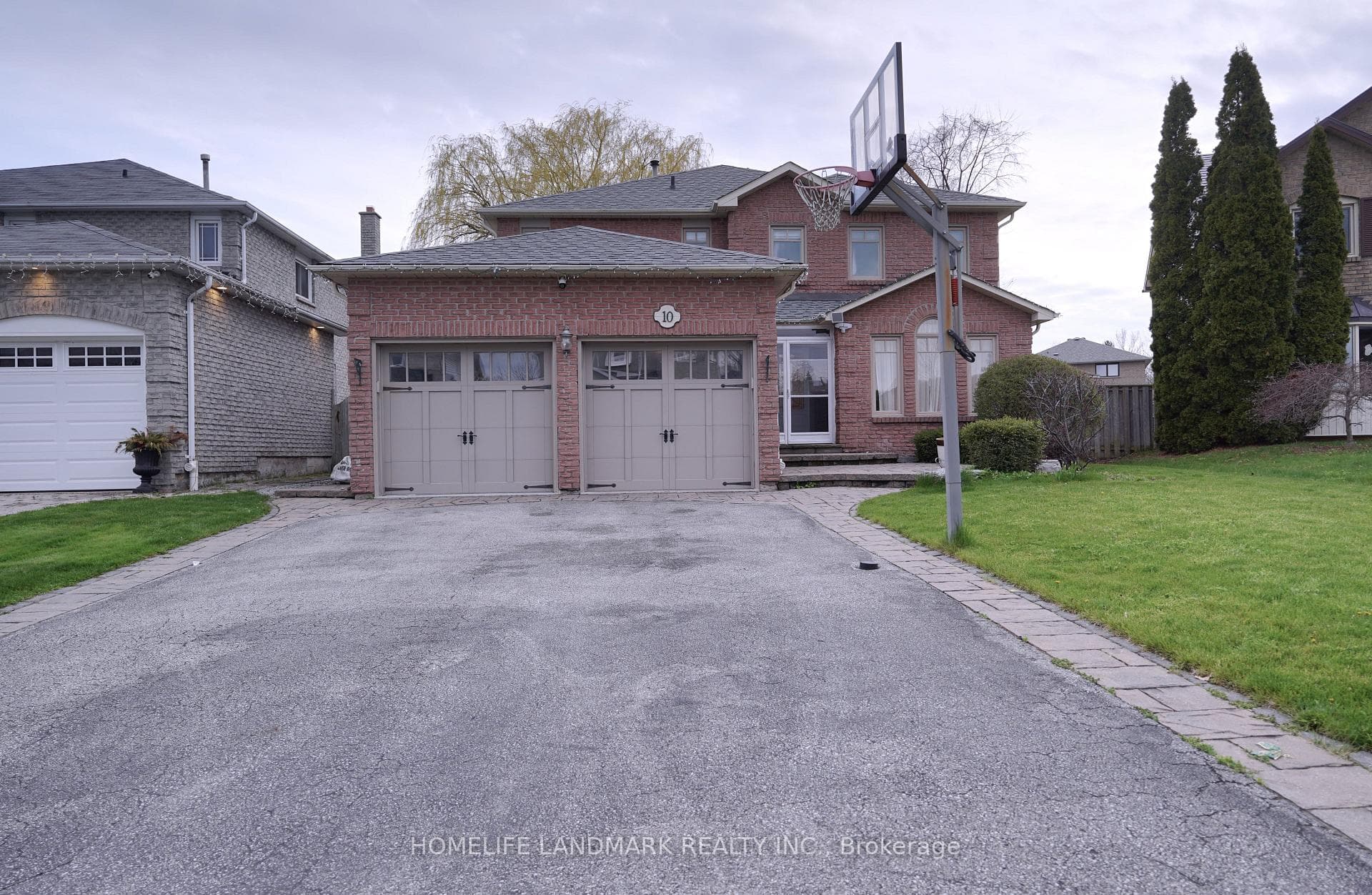 10 Lehman Crescent photo 1