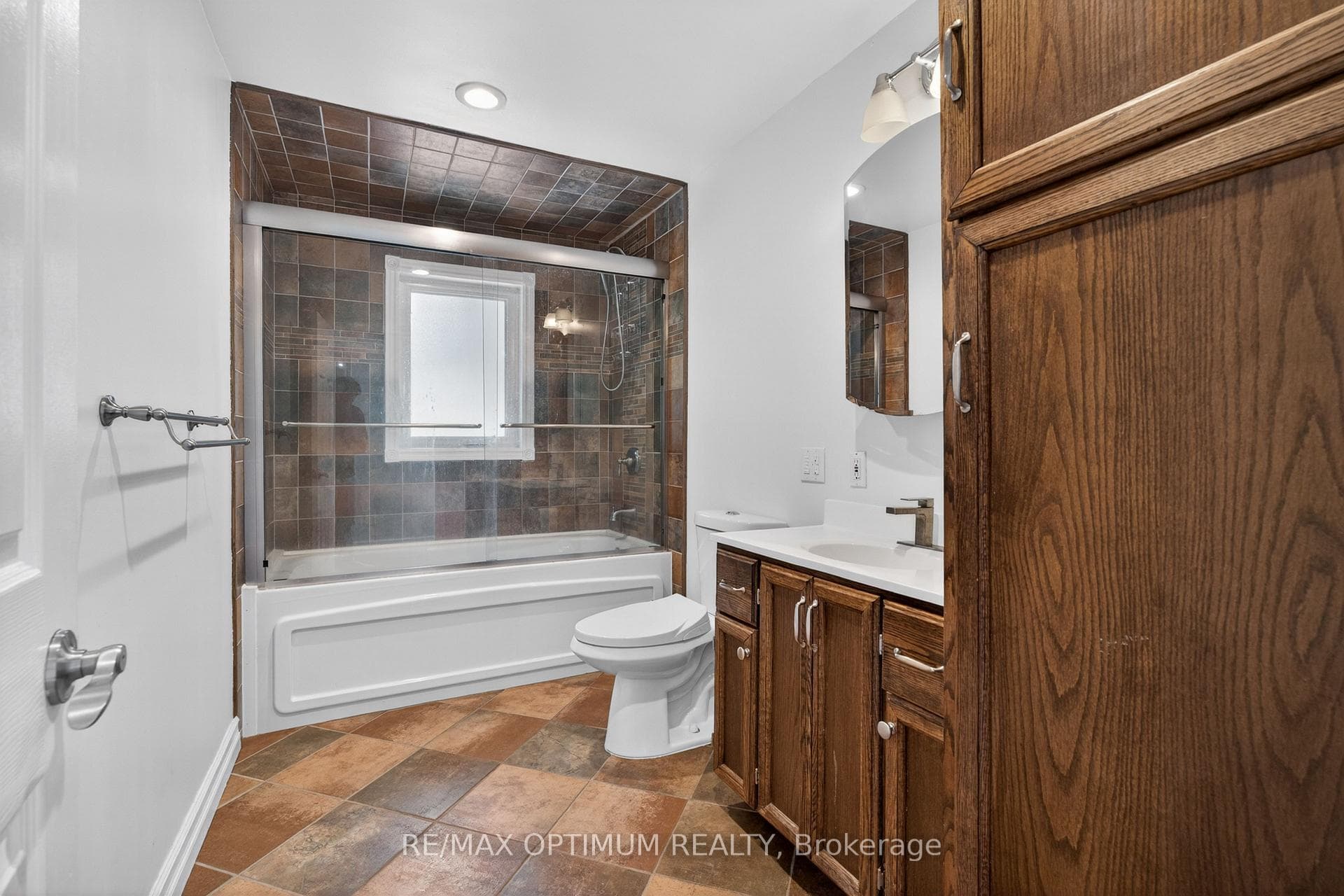 529 Campbellville Road photo 24
