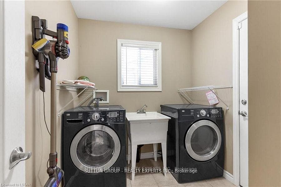 1186 Smither Road Unit Upper photo 17