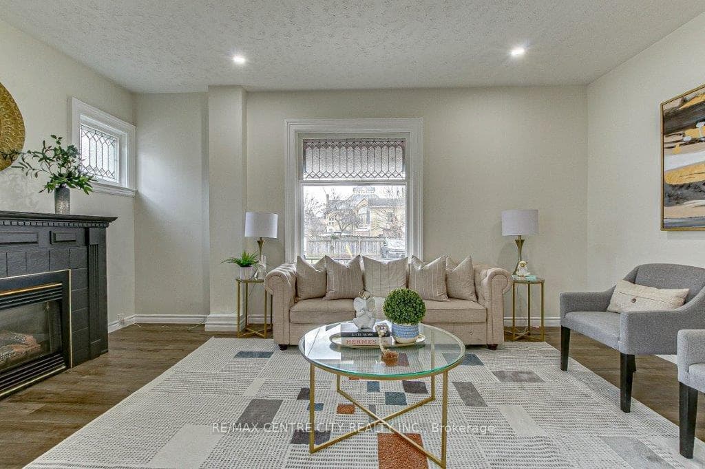5 ELIZABETH Street photo 8