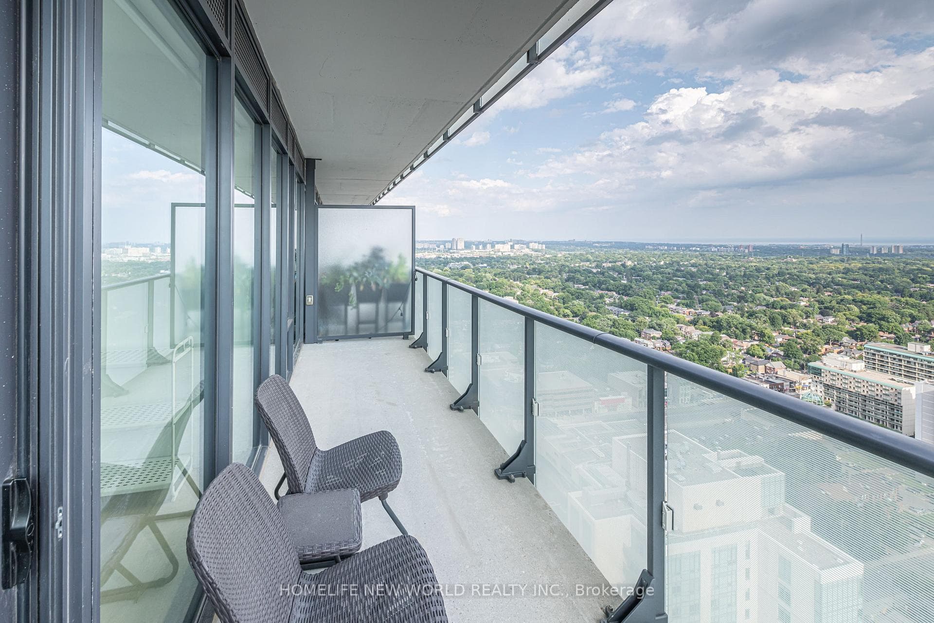185 Roehampton Avenue Unit 3310 photo 23